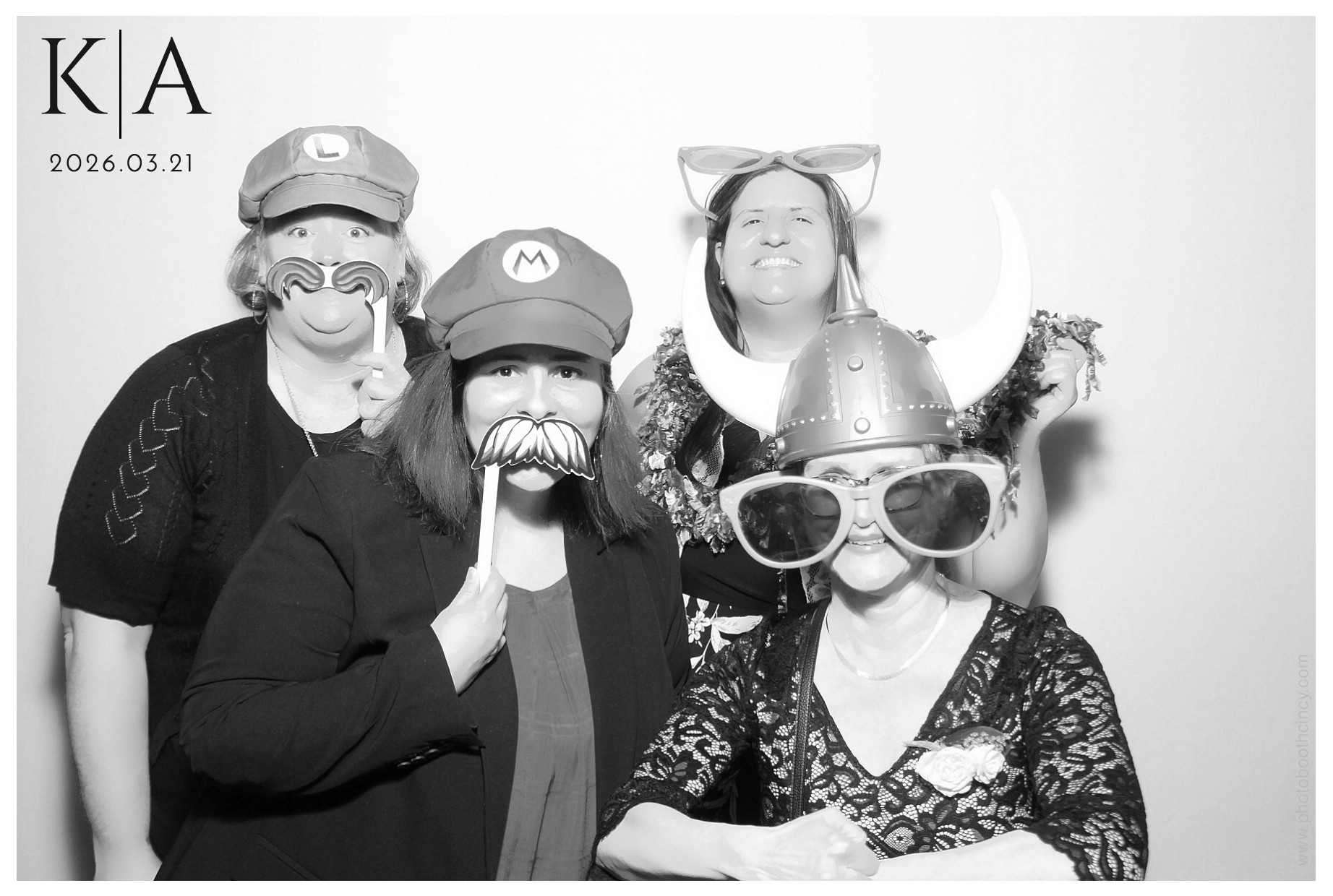 Katie & Alan Reception | View more photos from the event at gallery.photoboothcincy.com/u/PhotoBoothCincy/Katie-Alan-Reception