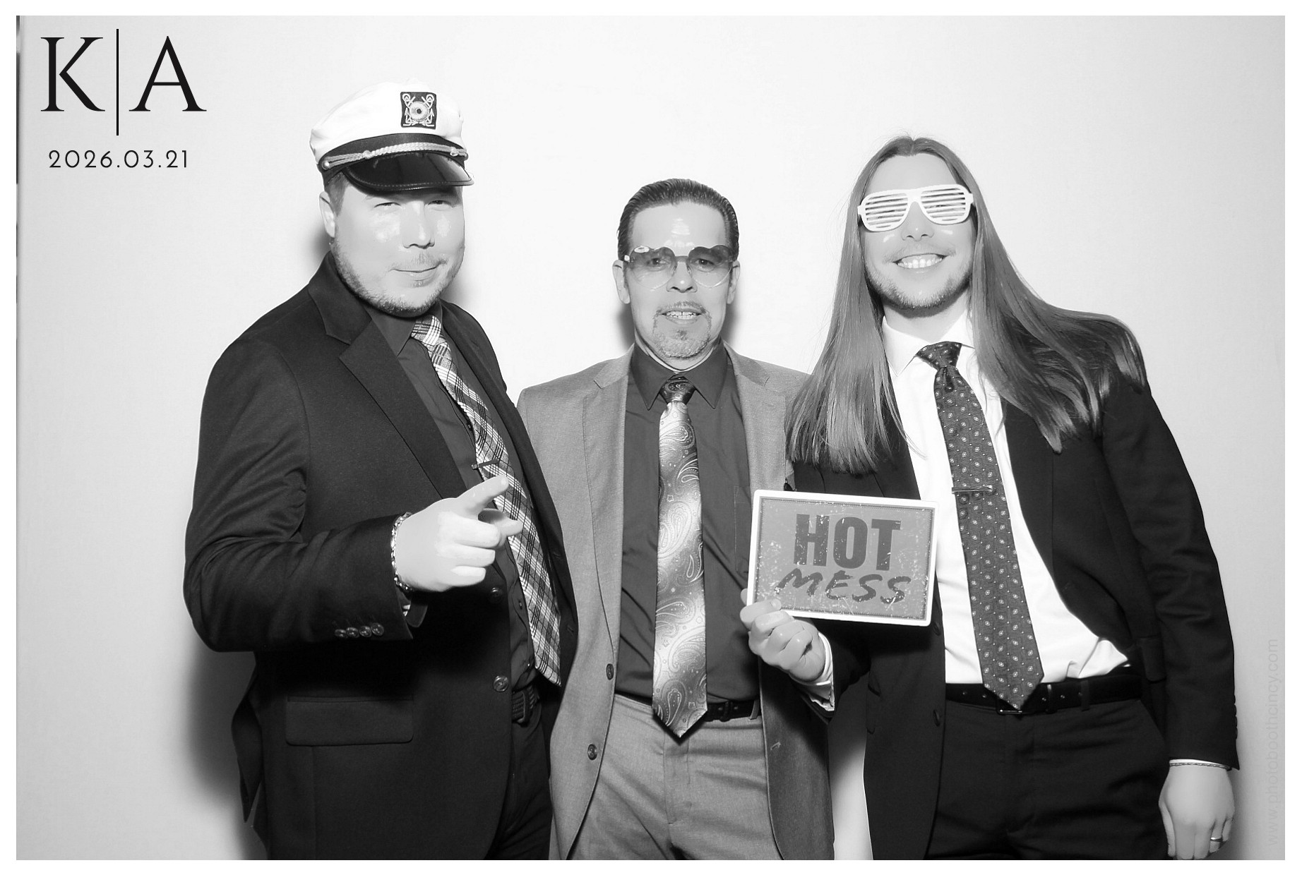 Katie & Alan Reception | View more photos from the event at gallery.photoboothcincy.com/u/PhotoBoothCincy/Katie-Alan-Reception