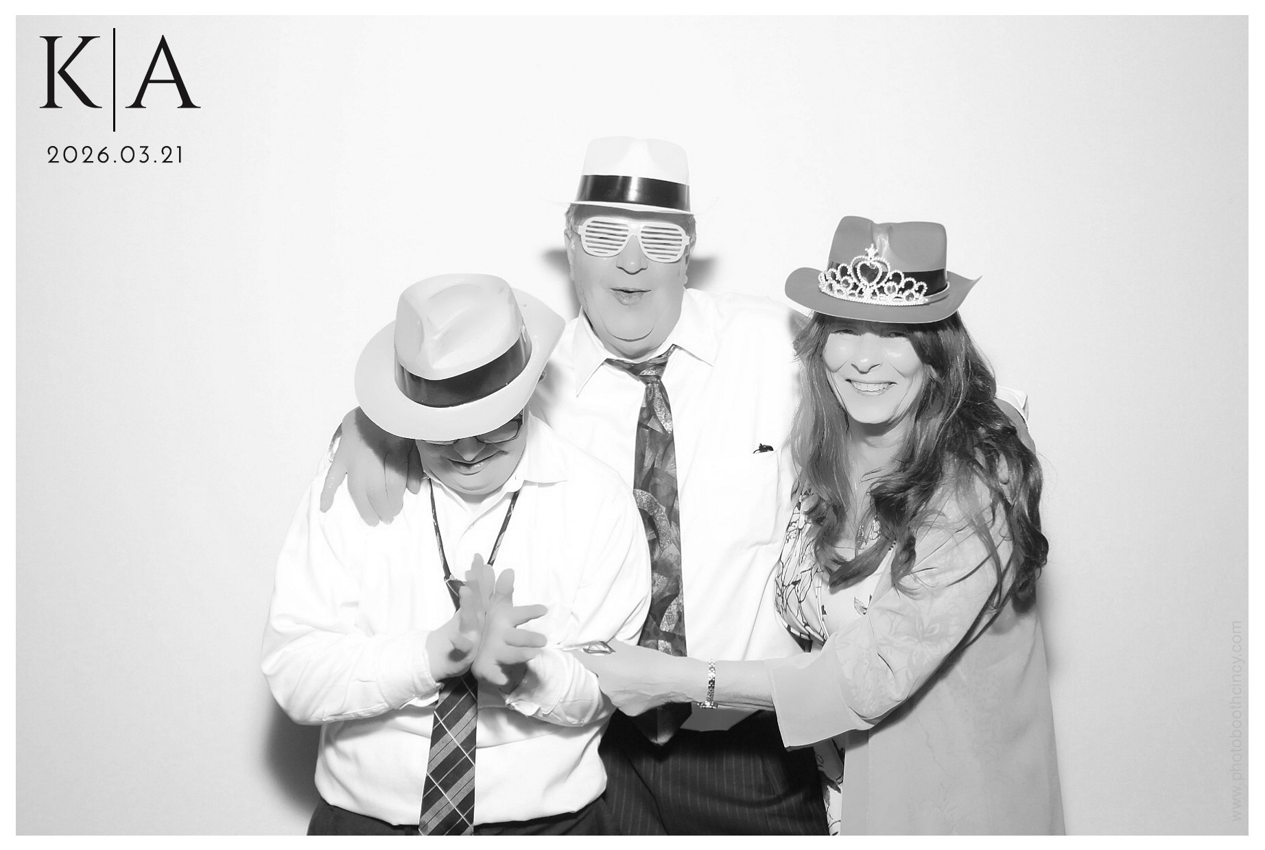 Katie & Alan Reception | View more photos from the event at gallery.photoboothcincy.com/u/PhotoBoothCincy/Katie-Alan-Reception