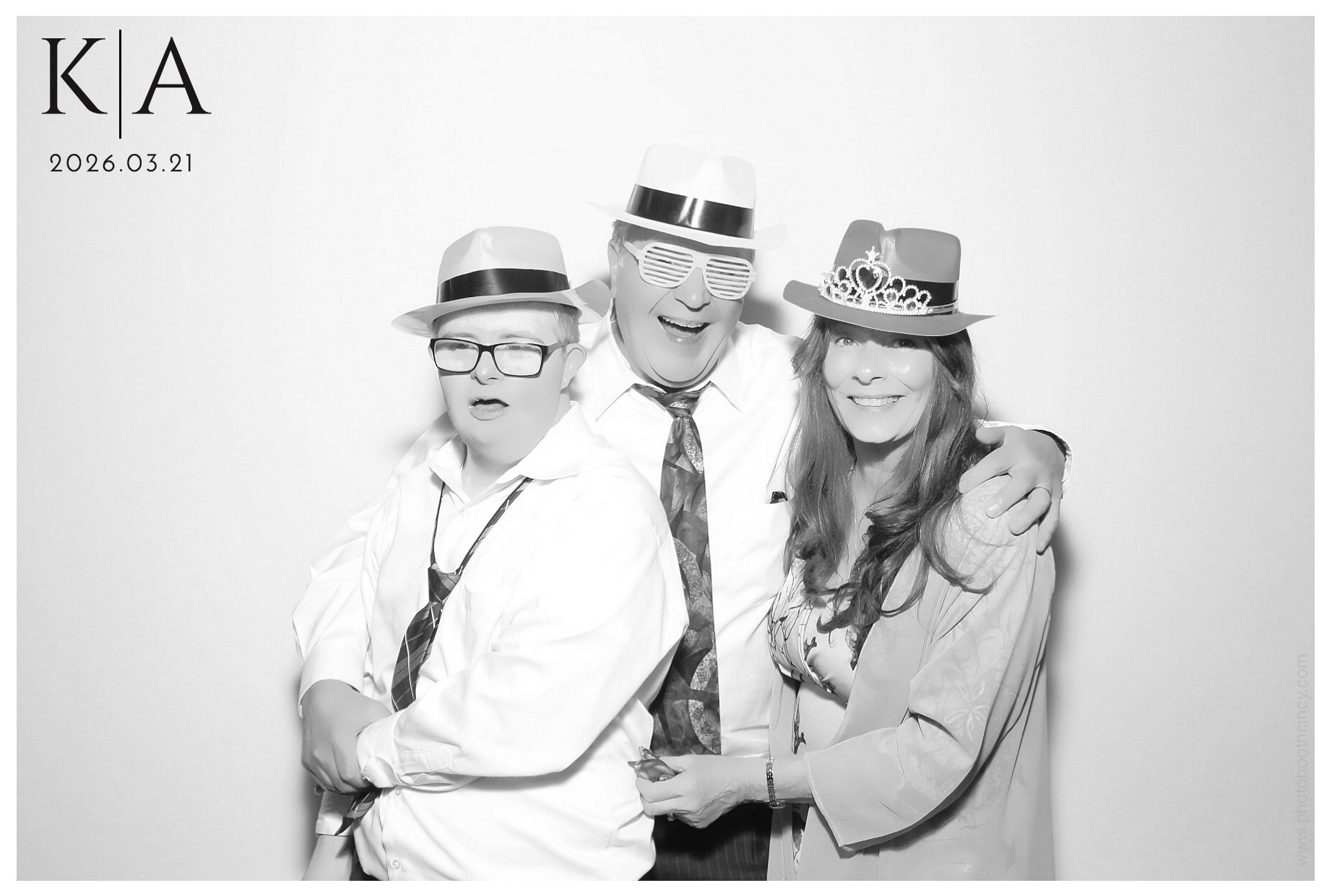 Katie & Alan Reception | View more photos from the event at gallery.photoboothcincy.com/u/PhotoBoothCincy/Katie-Alan-Reception