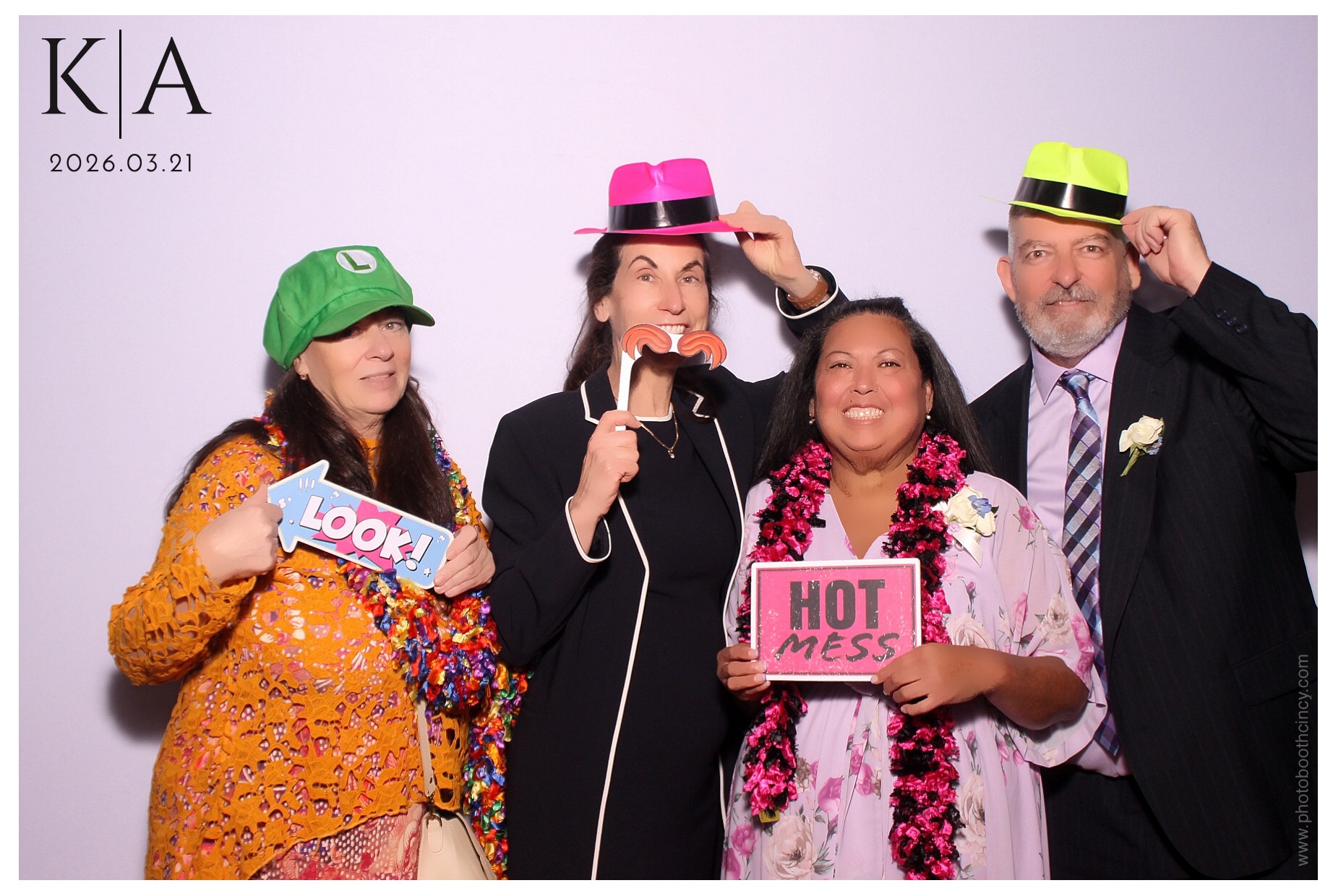 Katie & Alan Reception | View more photos from the event at gallery.photoboothcincy.com/u/PhotoBoothCincy/Katie-Alan-Reception