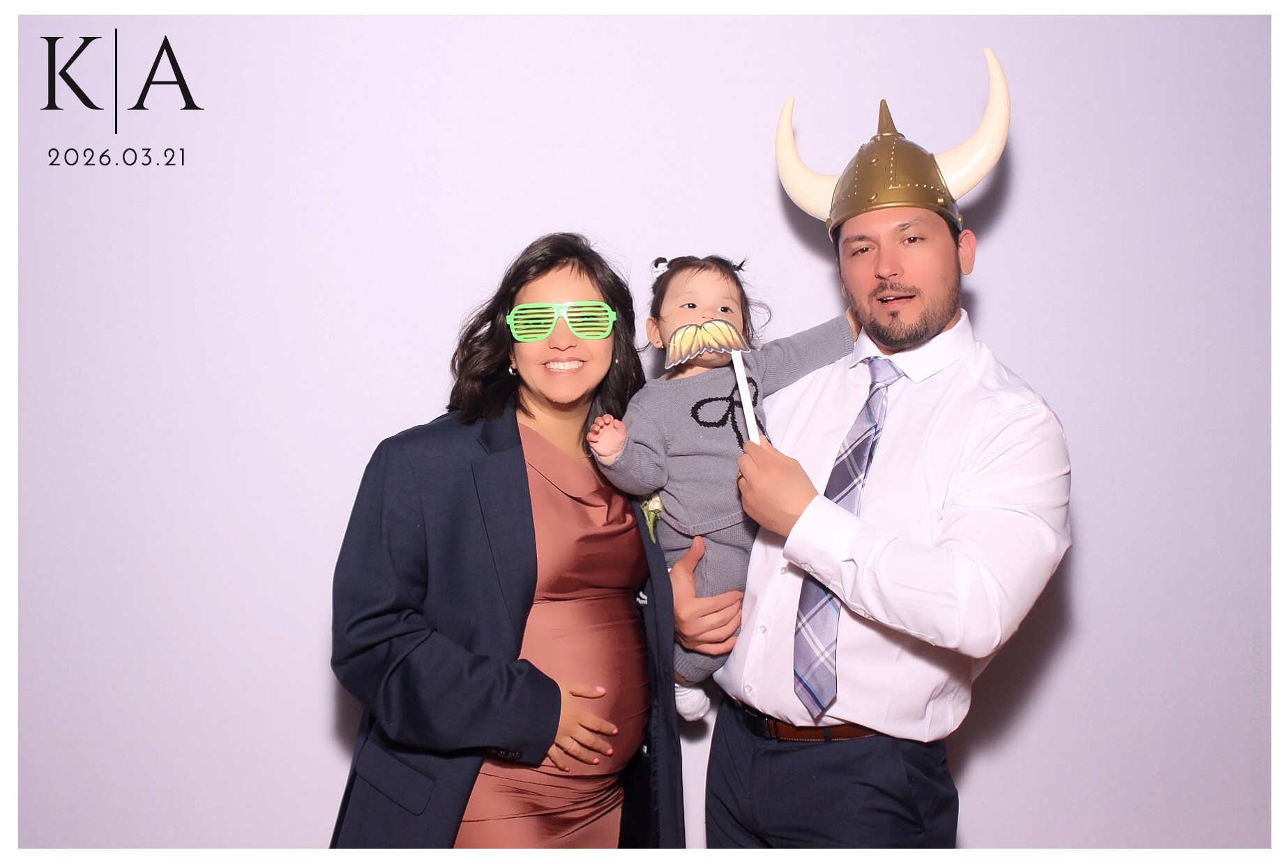 Katie & Alan Reception | View more photos from the event at gallery.photoboothcincy.com/u/PhotoBoothCincy/Katie-Alan-Reception