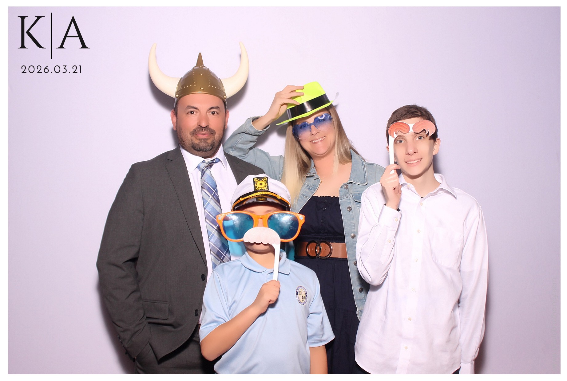 Katie & Alan Reception | View more photos from the event at gallery.photoboothcincy.com/u/PhotoBoothCincy/Katie-Alan-Reception