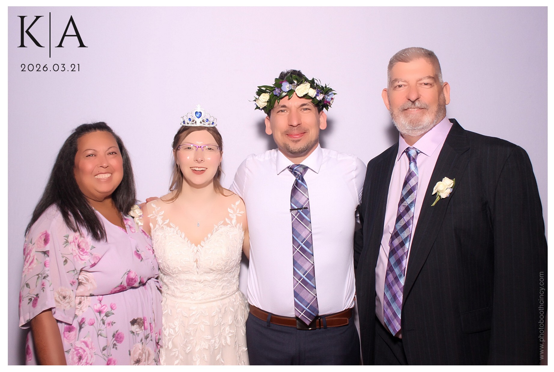 Katie & Alan Reception | View more photos from the event at gallery.photoboothcincy.com/u/PhotoBoothCincy/Katie-Alan-Reception