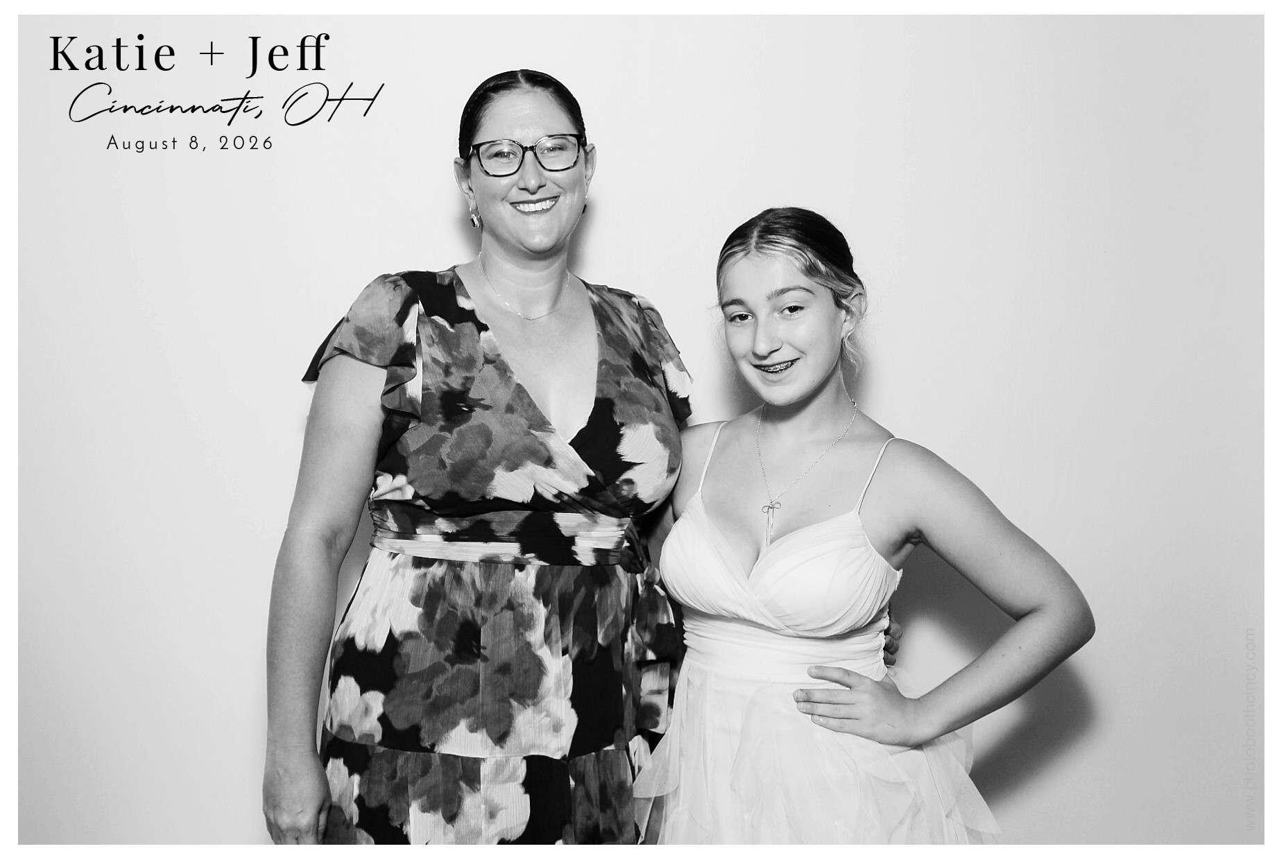 Katie & Jeff | View more photos from the event at gallery.photoboothcincy.com/u/PhotoBoothCincy/Katie-Jeff