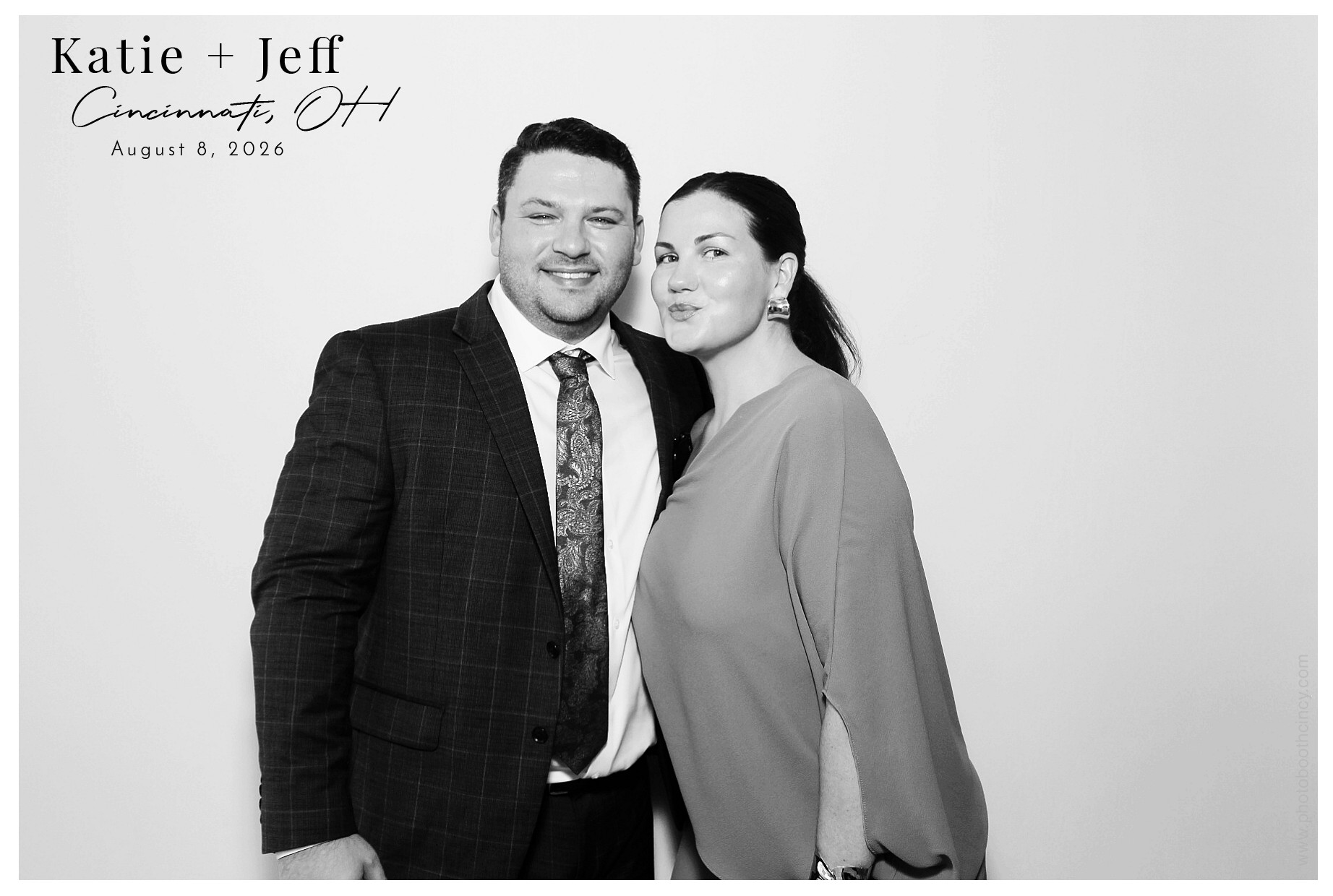 Katie & Jeff | View more photos from the event at gallery.photoboothcincy.com/u/PhotoBoothCincy/Katie-Jeff
