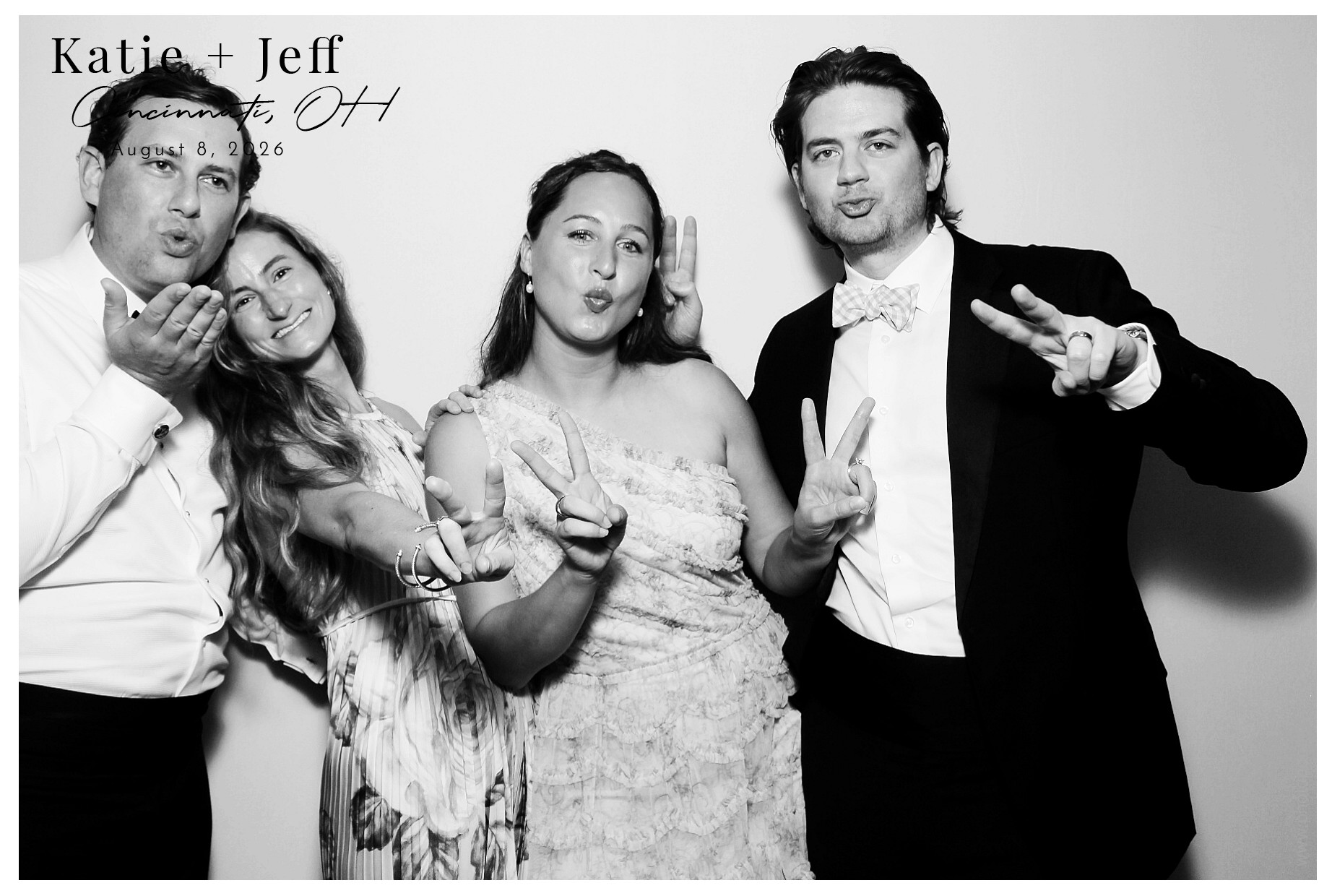 Katie & Jeff | View more photos from the event at gallery.photoboothcincy.com/u/PhotoBoothCincy/Katie-Jeff