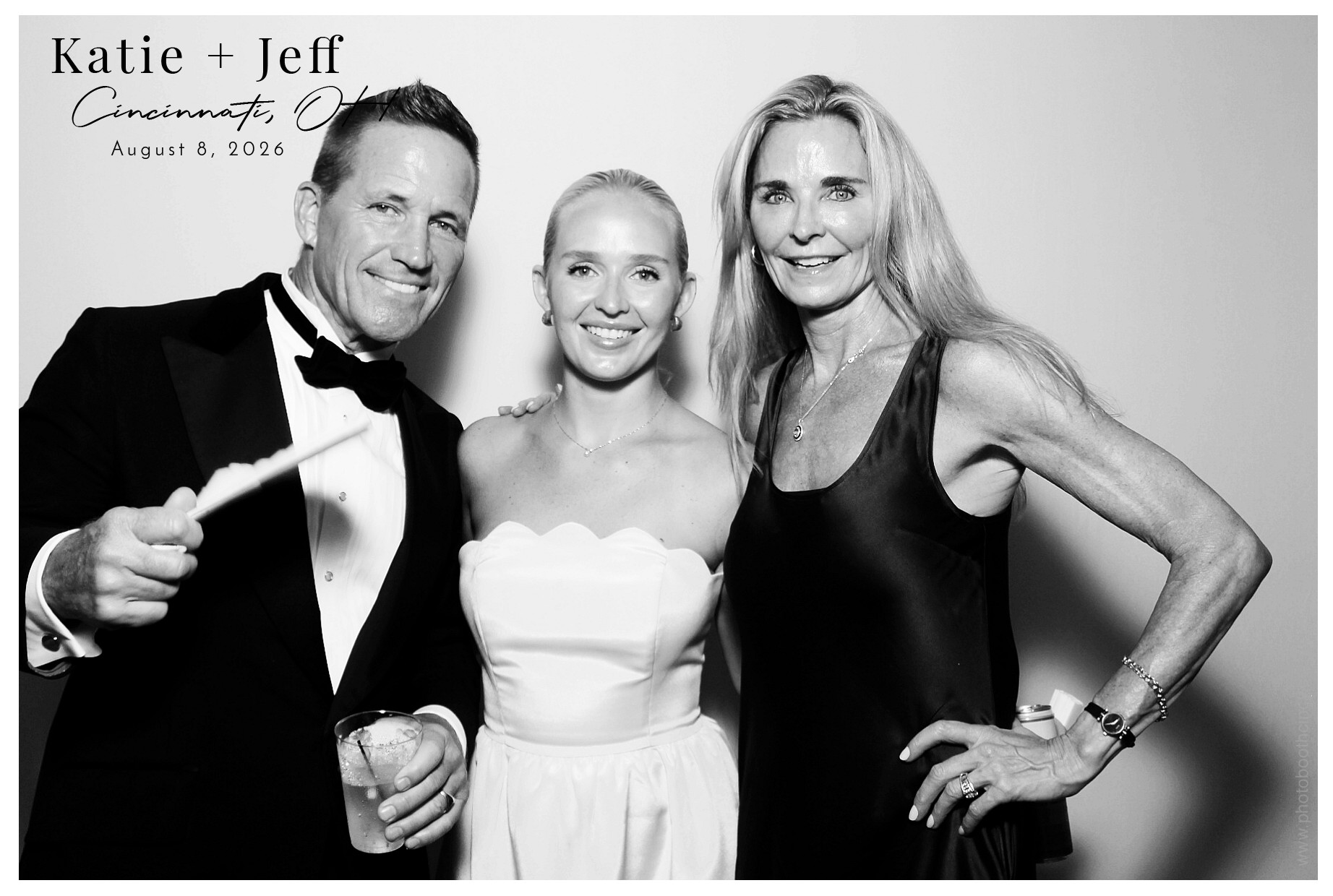 Katie & Jeff | View more photos from the event at gallery.photoboothcincy.com/u/PhotoBoothCincy/Katie-Jeff