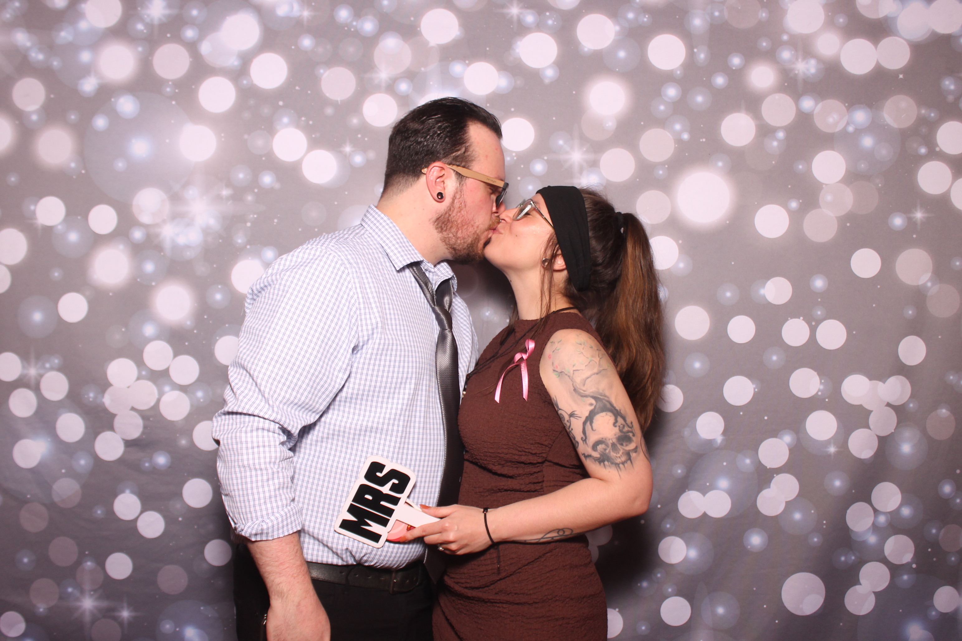 Kaylen & Mike | View more photos from the event at gallery.photoboothcincy.com/u/PhotoBoothCincy/Kaylen-Mike