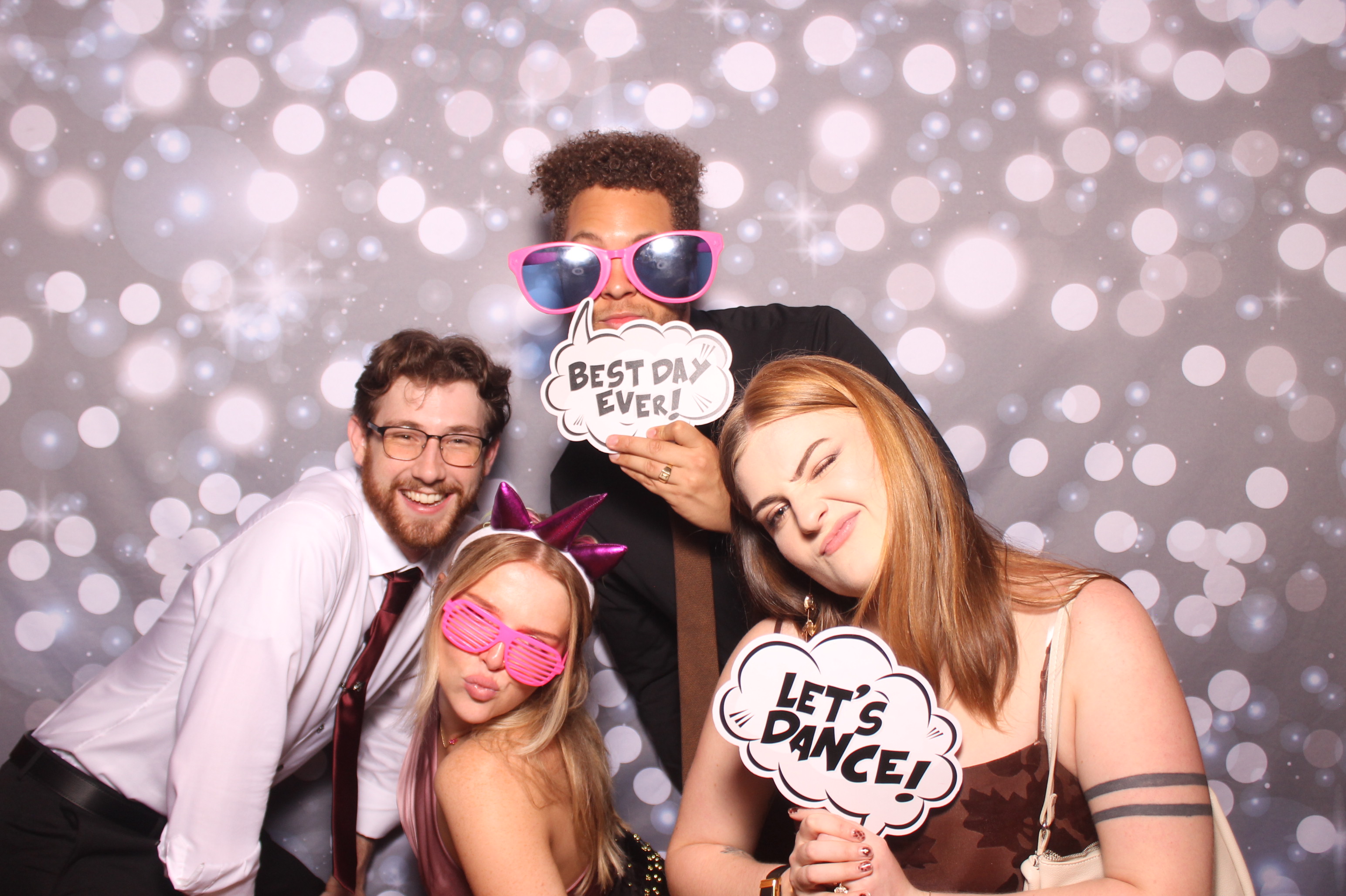 Kaylen & Mike | View more photos from the event at gallery.photoboothcincy.com/u/PhotoBoothCincy/Kaylen-Mike