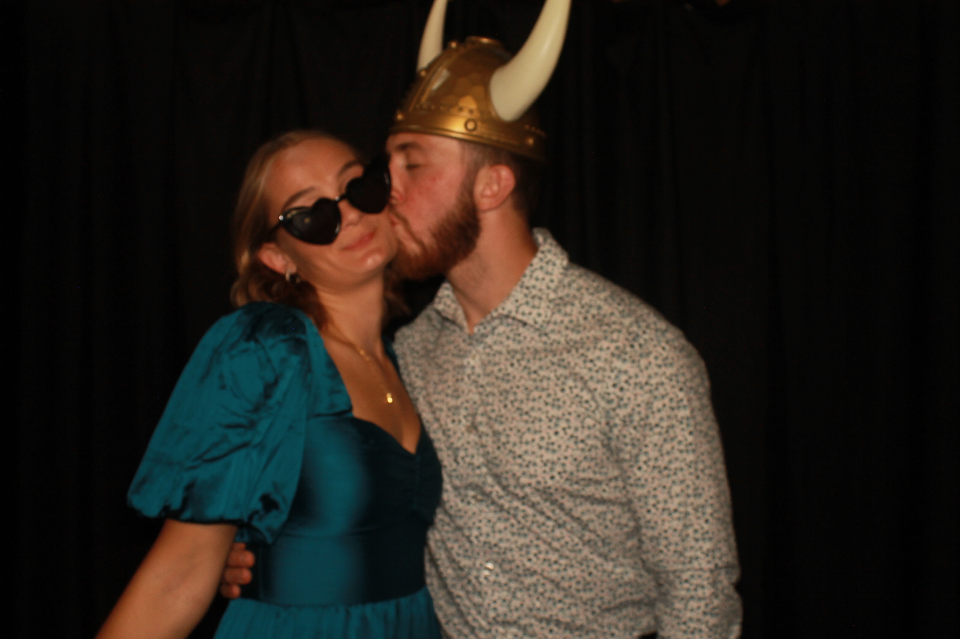 Kelli & Aaron Wedding | View more photos from the event at gallery.photoboothcincy.com/u/PhotoBoothCincy/Kelli-Aaron-Wedding