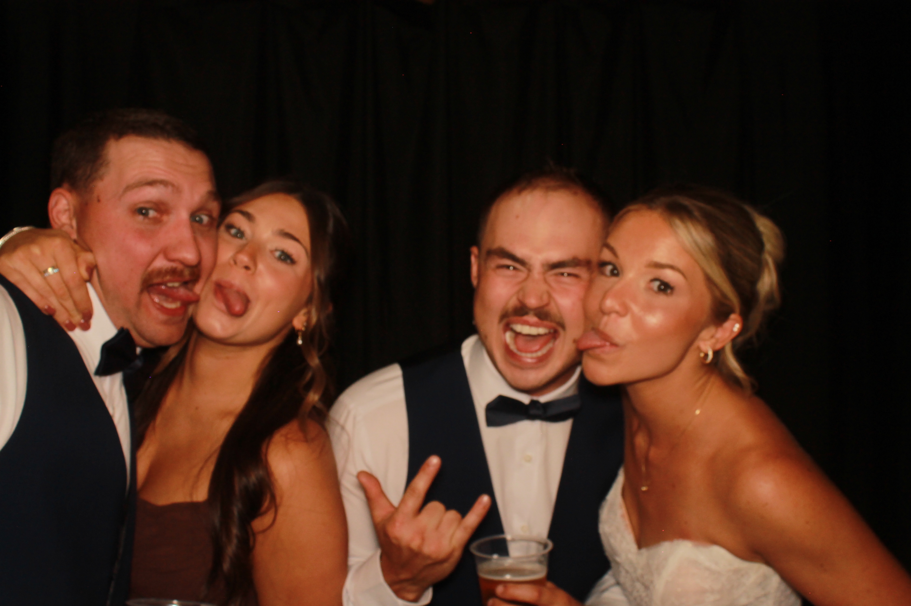 Kelli & Aaron Wedding | View more photos from the event at gallery.photoboothcincy.com/u/PhotoBoothCincy/Kelli-Aaron-Wedding