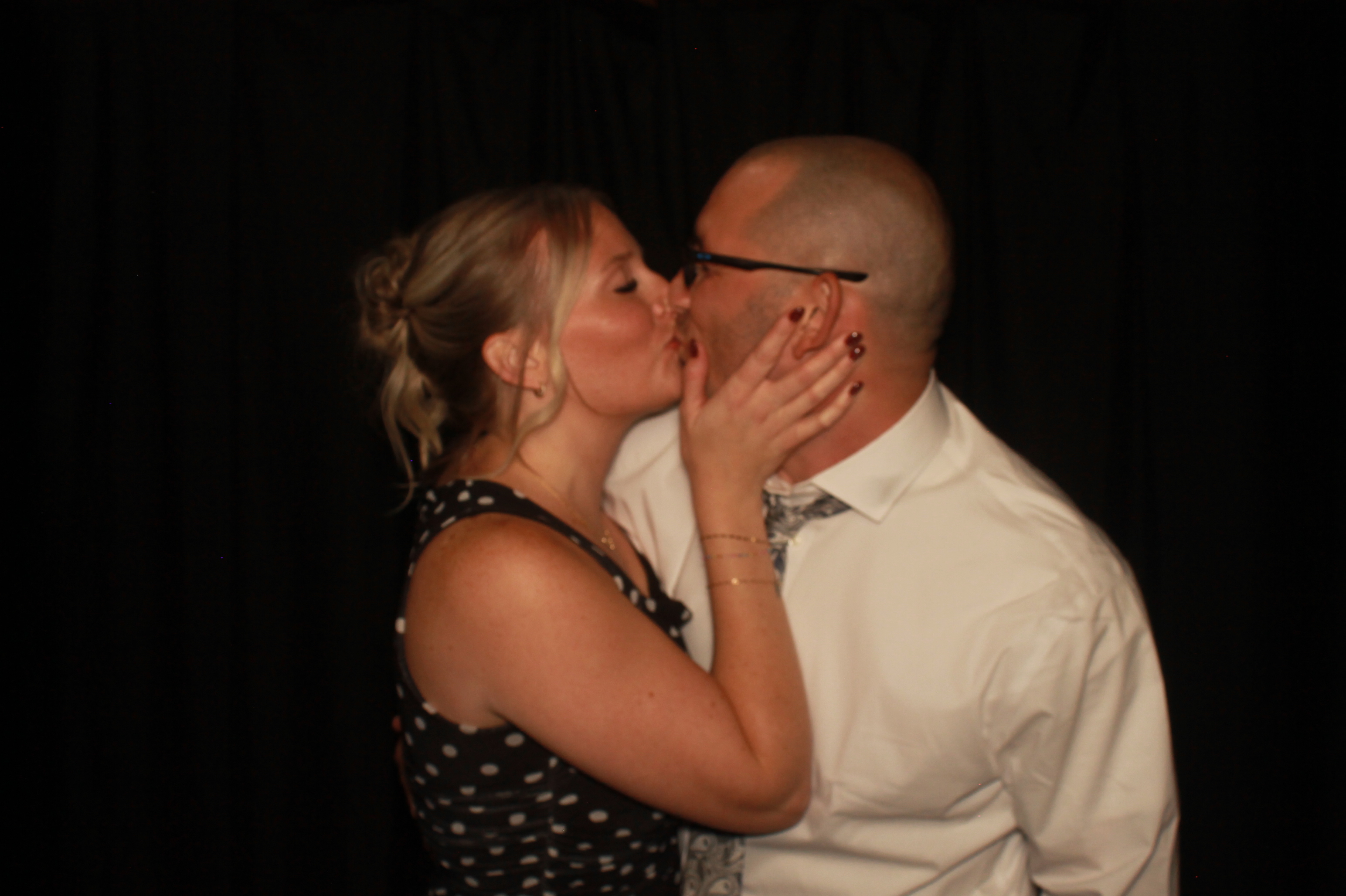 Kelli & Aaron Wedding | View more photos from the event at gallery.photoboothcincy.com/u/PhotoBoothCincy/Kelli-Aaron-Wedding
