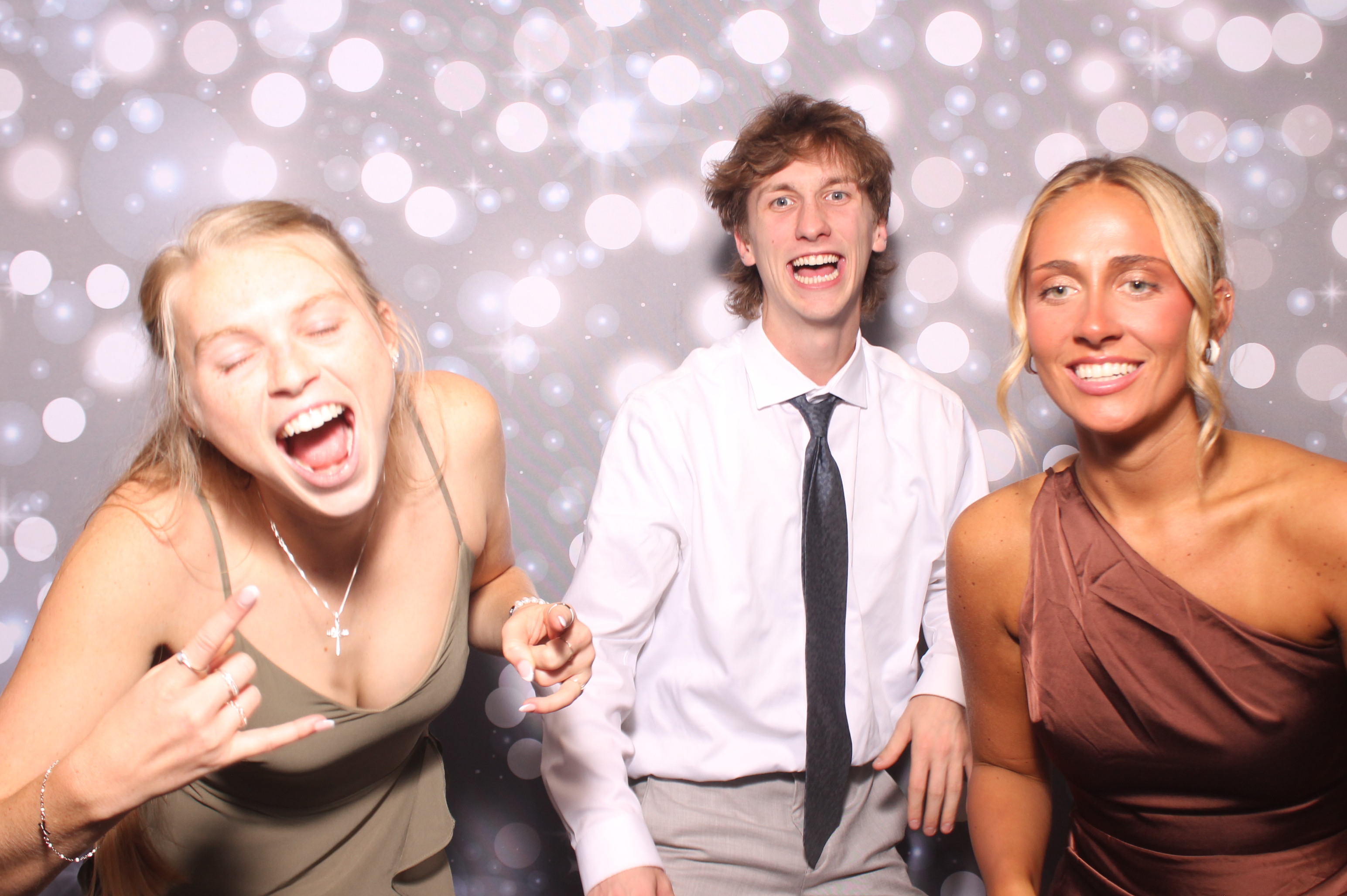 Kincaids Wedding | View more photos from the event at gallery.photoboothcincy.com/u/PhotoBoothCincy/Kincaids-Wedding