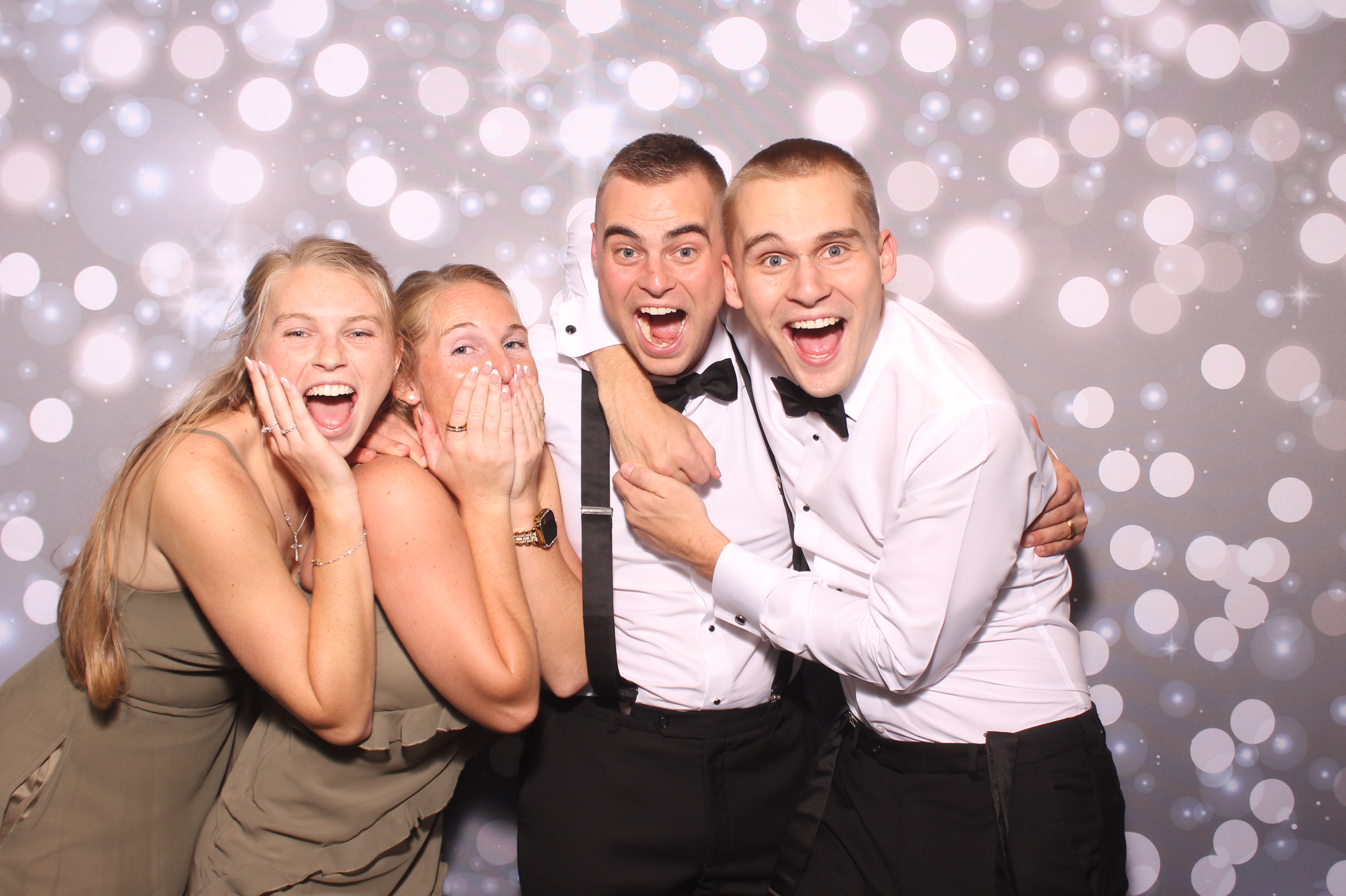 Kincaids Wedding | View more photos from the event at gallery.photoboothcincy.com/u/PhotoBoothCincy/Kincaids-Wedding