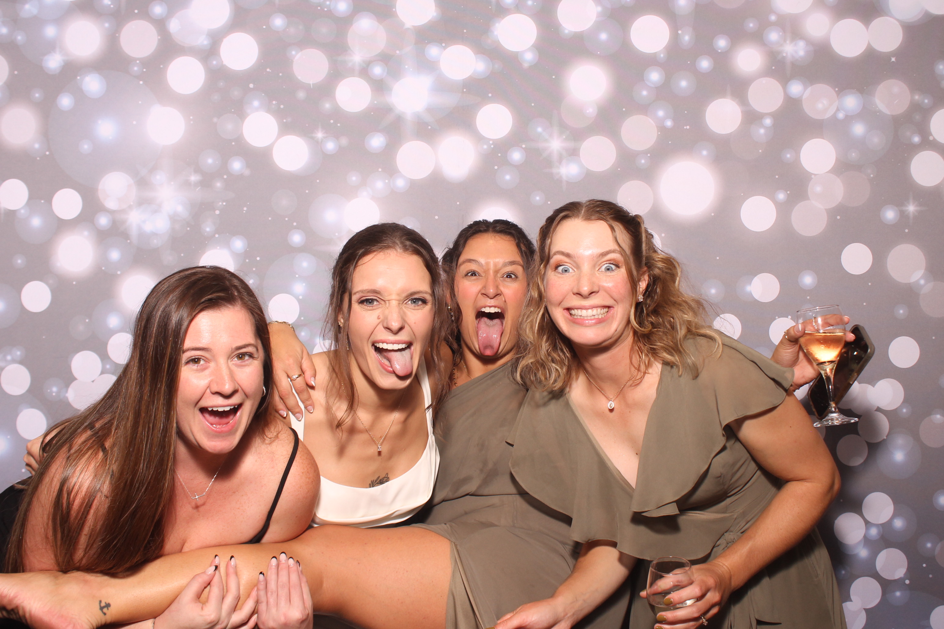Kincaids Wedding | View more photos from the event at gallery.photoboothcincy.com/u/PhotoBoothCincy/Kincaids-Wedding