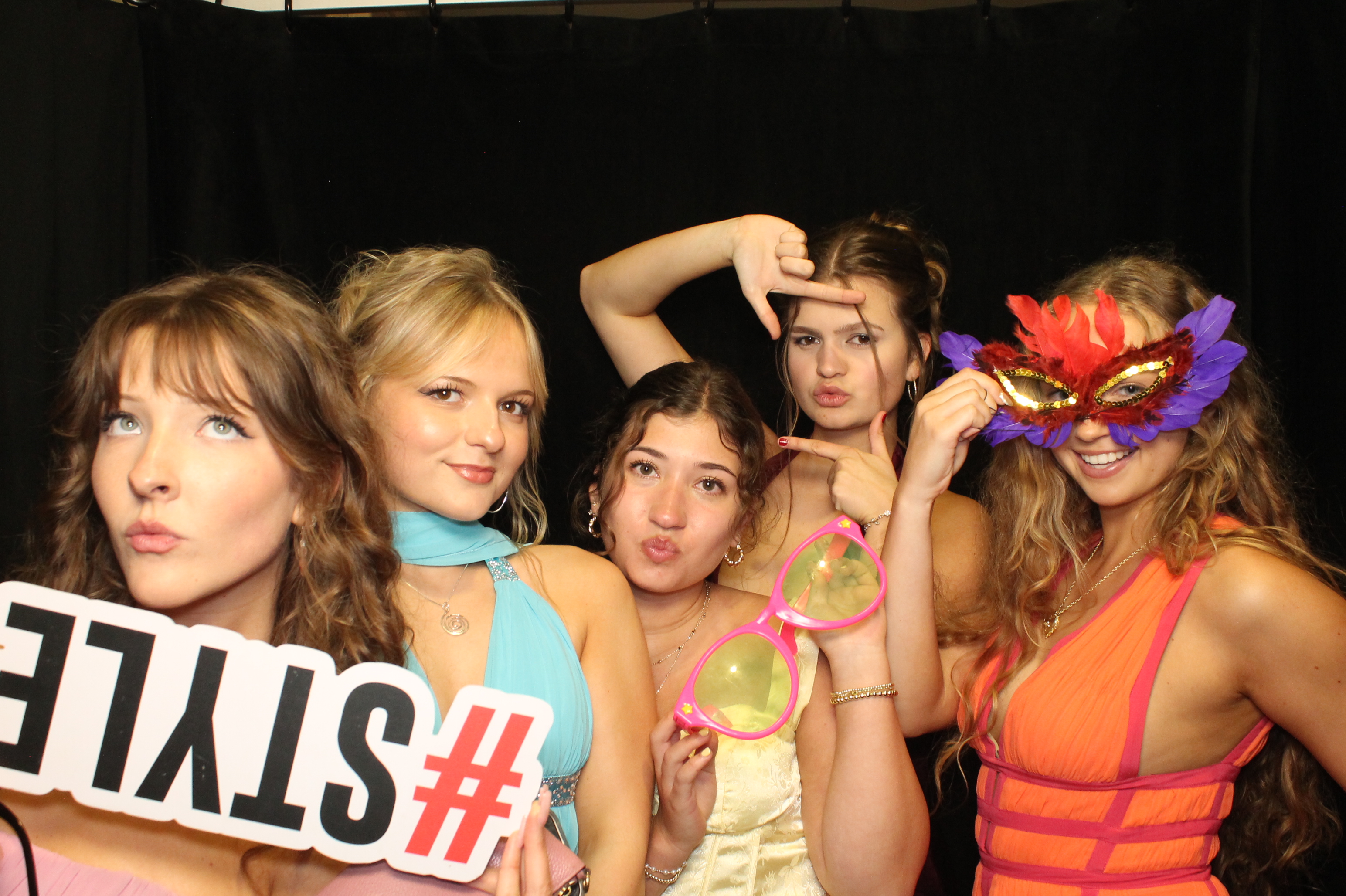 LHS Prom | View more photos from the event at gallery.photoboothcincy.com/u/PhotoBoothCincy/LHS-Prom-0