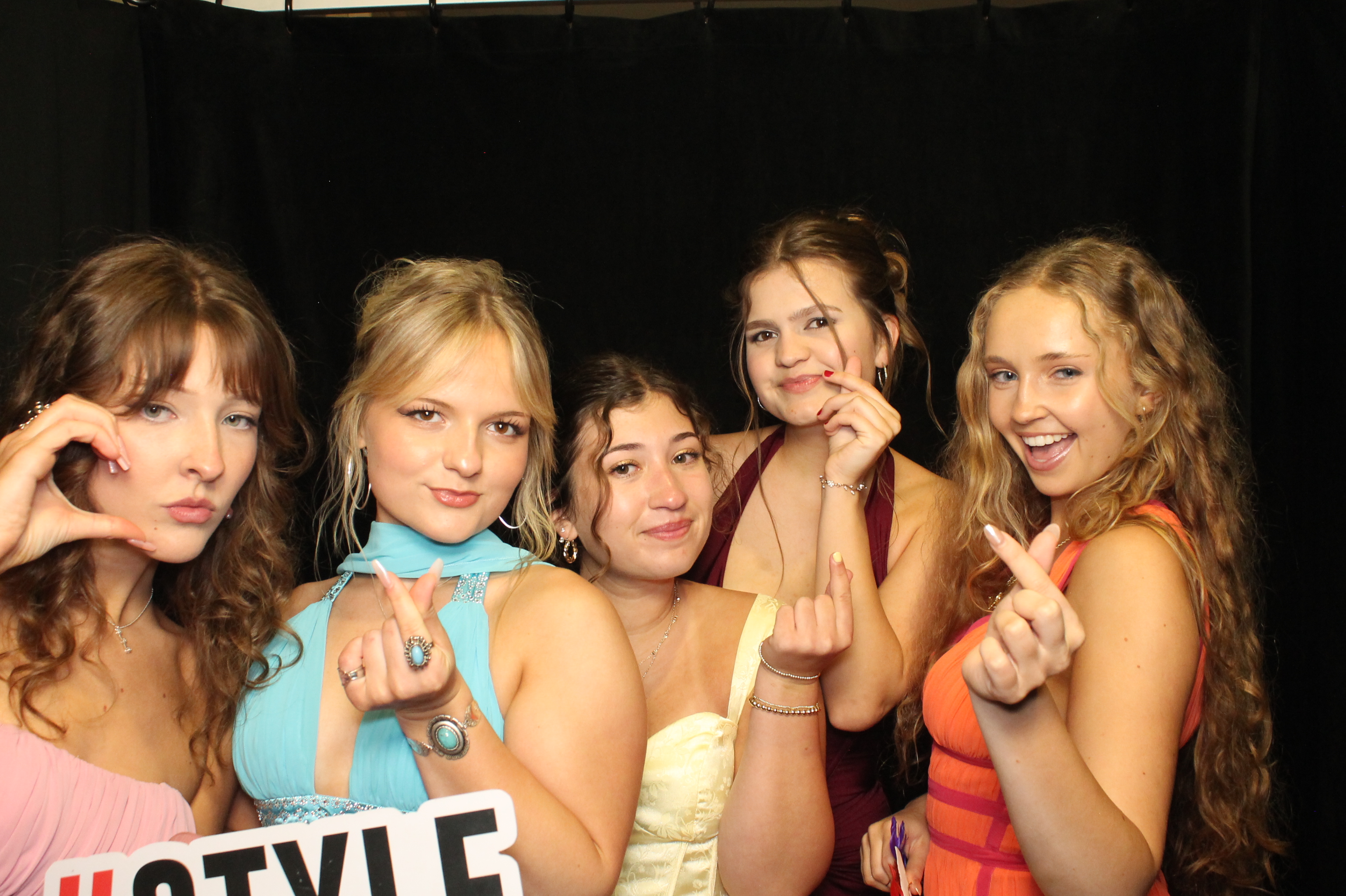 LHS Prom | View more photos from the event at gallery.photoboothcincy.com/u/PhotoBoothCincy/LHS-Prom-0