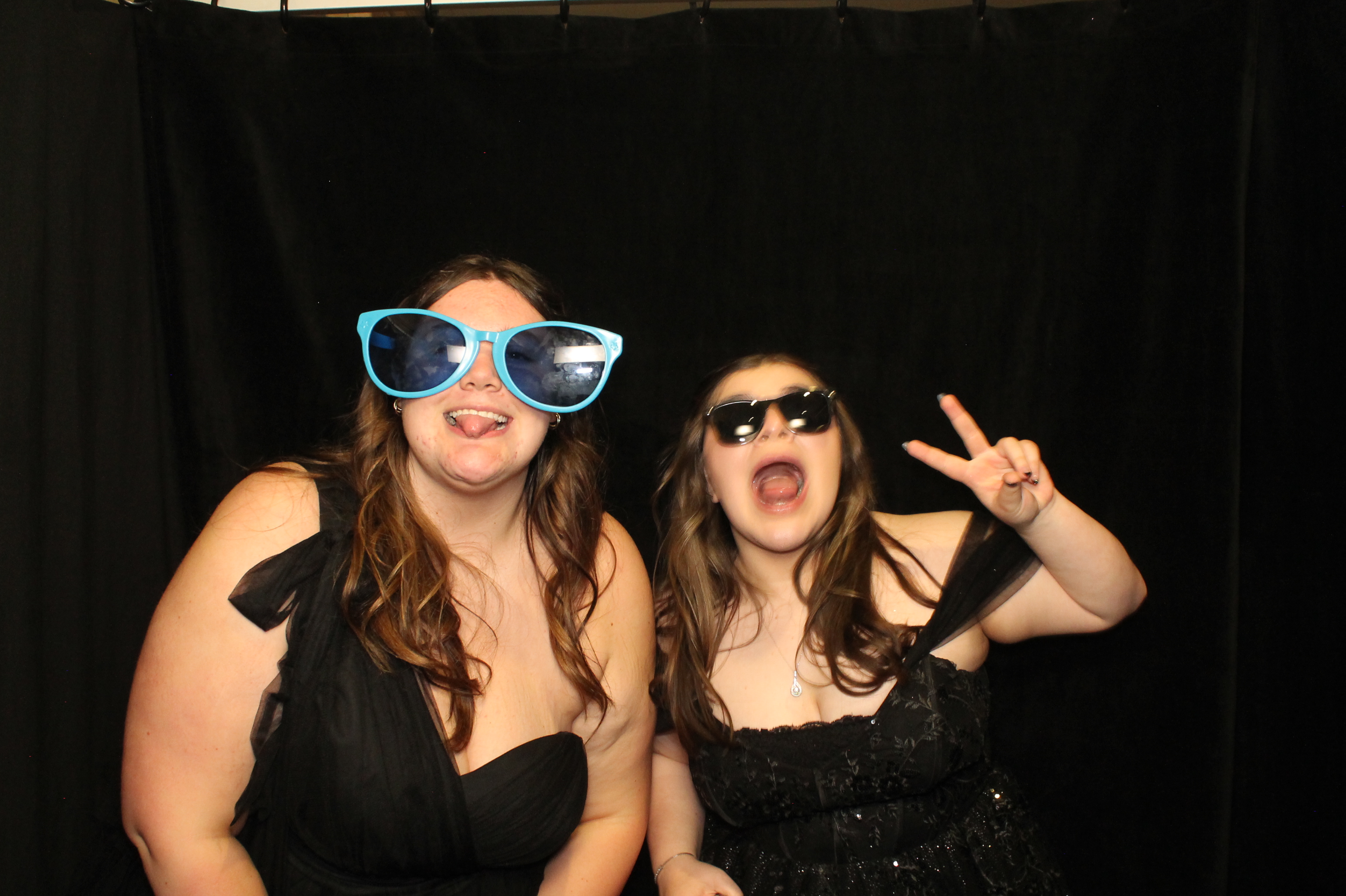 LHS Prom | View more photos from the event at gallery.photoboothcincy.com/u/PhotoBoothCincy/LHS-Prom-0