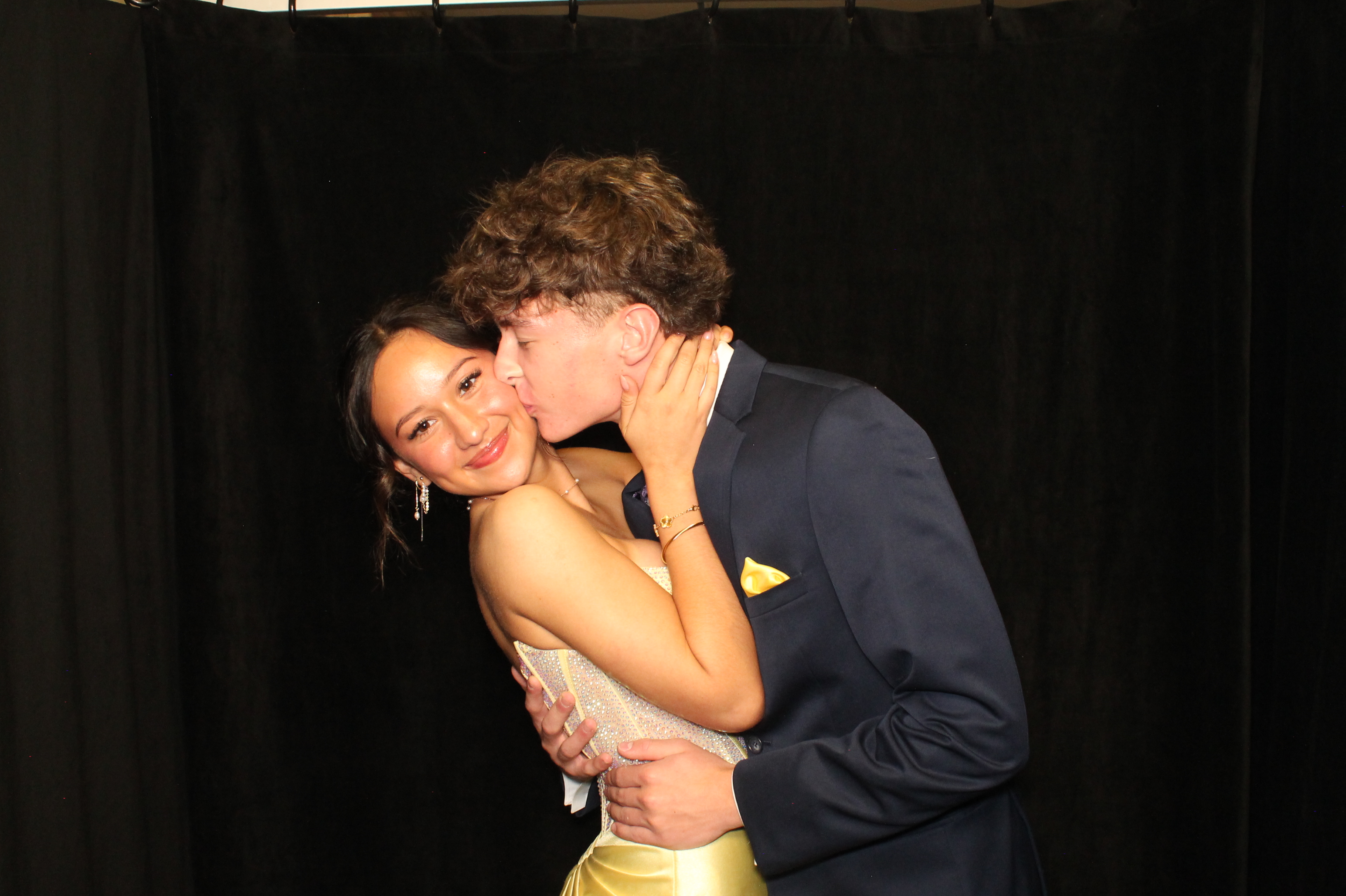 LHS Prom | View more photos from the event at gallery.photoboothcincy.com/u/PhotoBoothCincy/LHS-Prom-0