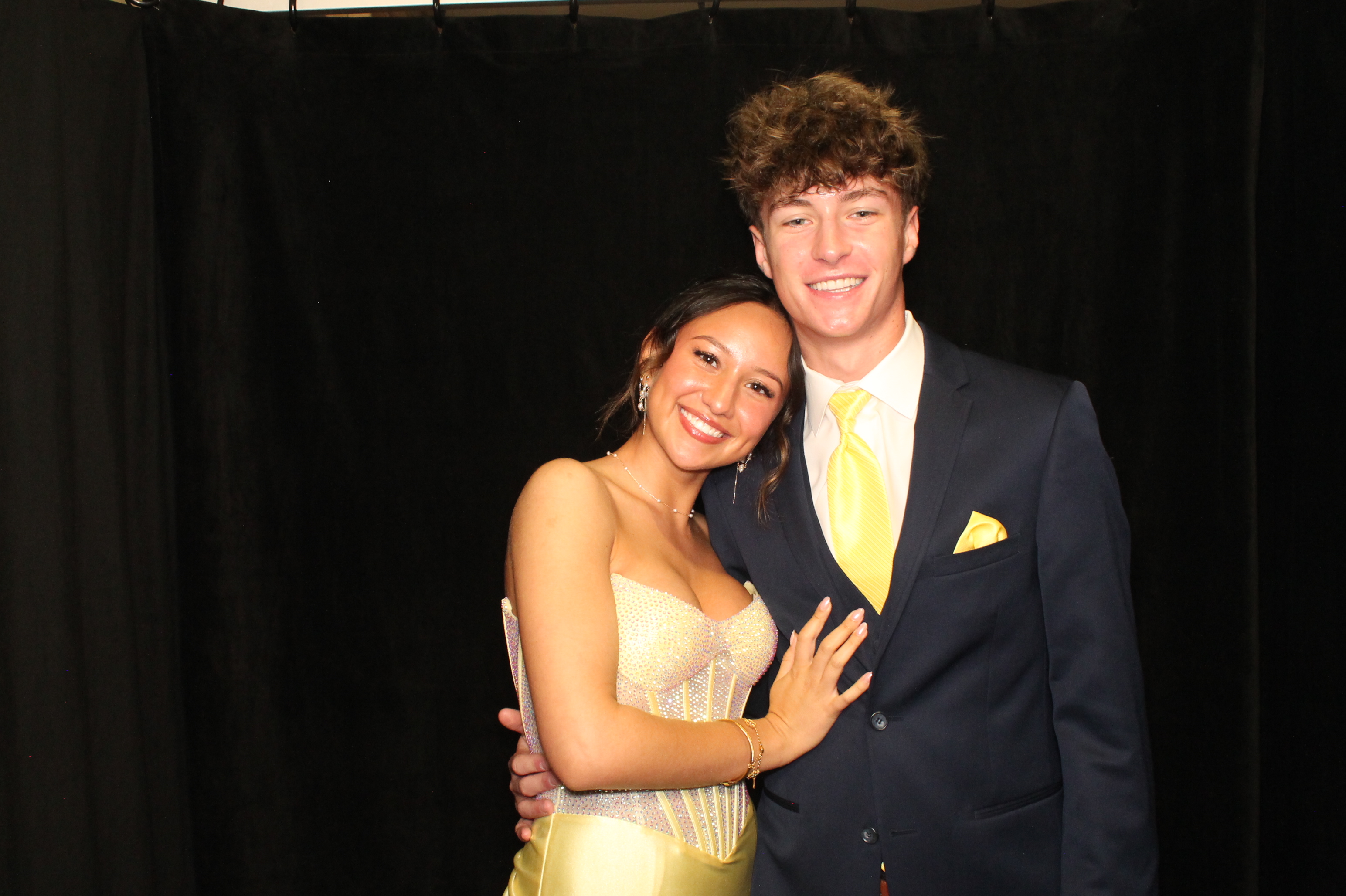 LHS Prom | View more photos from the event at gallery.photoboothcincy.com/u/PhotoBoothCincy/LHS-Prom-0