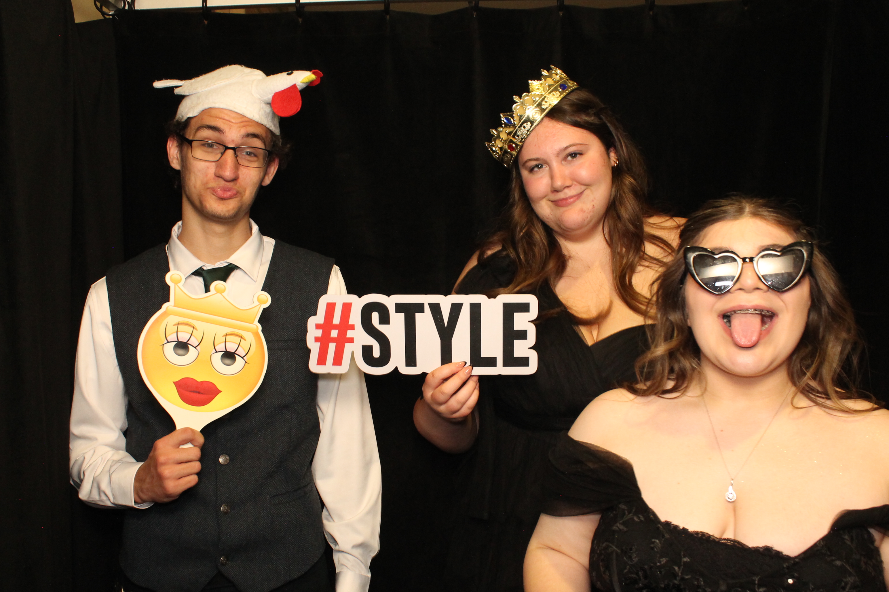 LHS Prom | View more photos from the event at gallery.photoboothcincy.com/u/PhotoBoothCincy/LHS-Prom-0