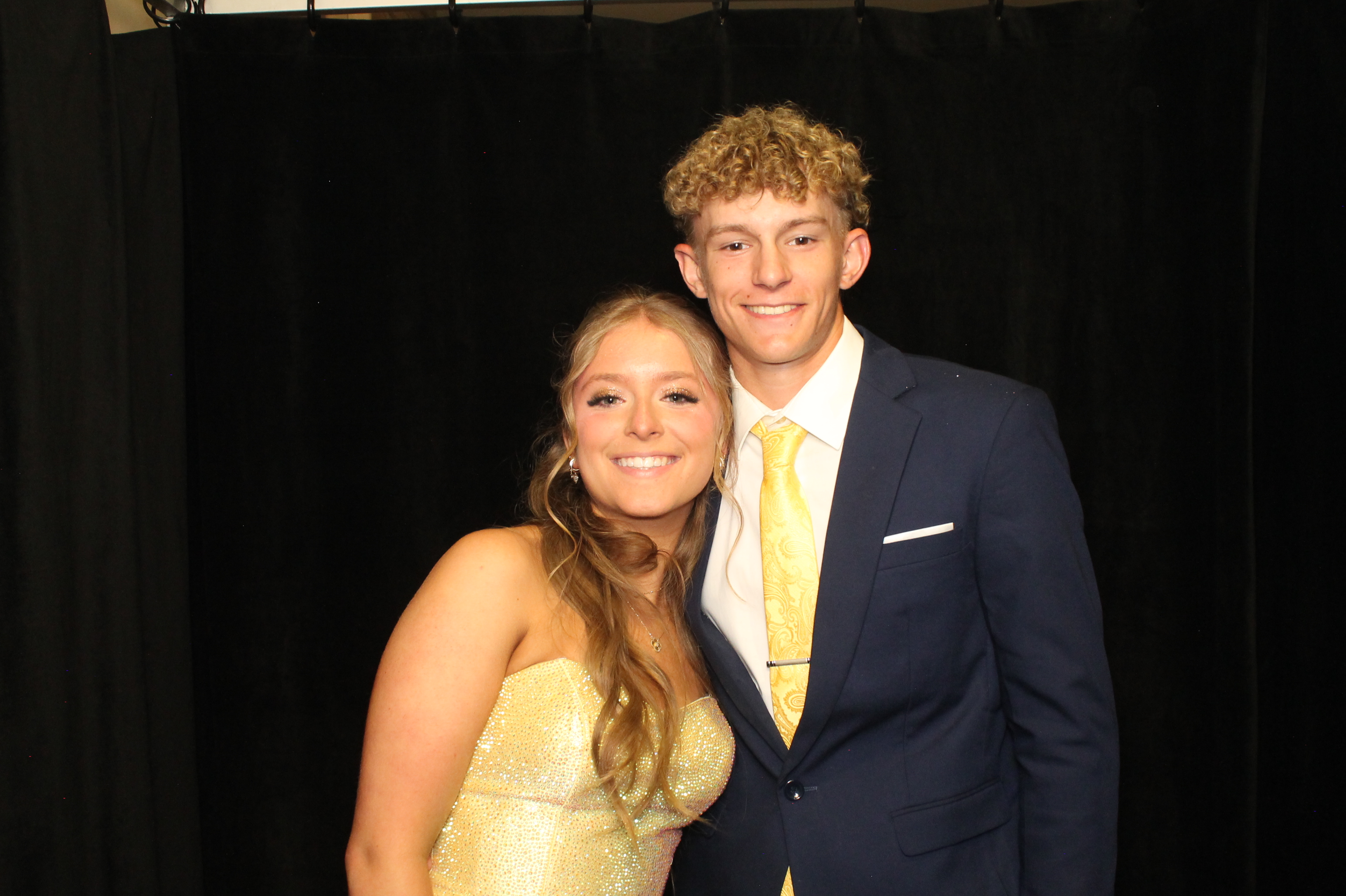 LHS Prom | View more photos from the event at gallery.photoboothcincy.com/u/PhotoBoothCincy/LHS-Prom-0