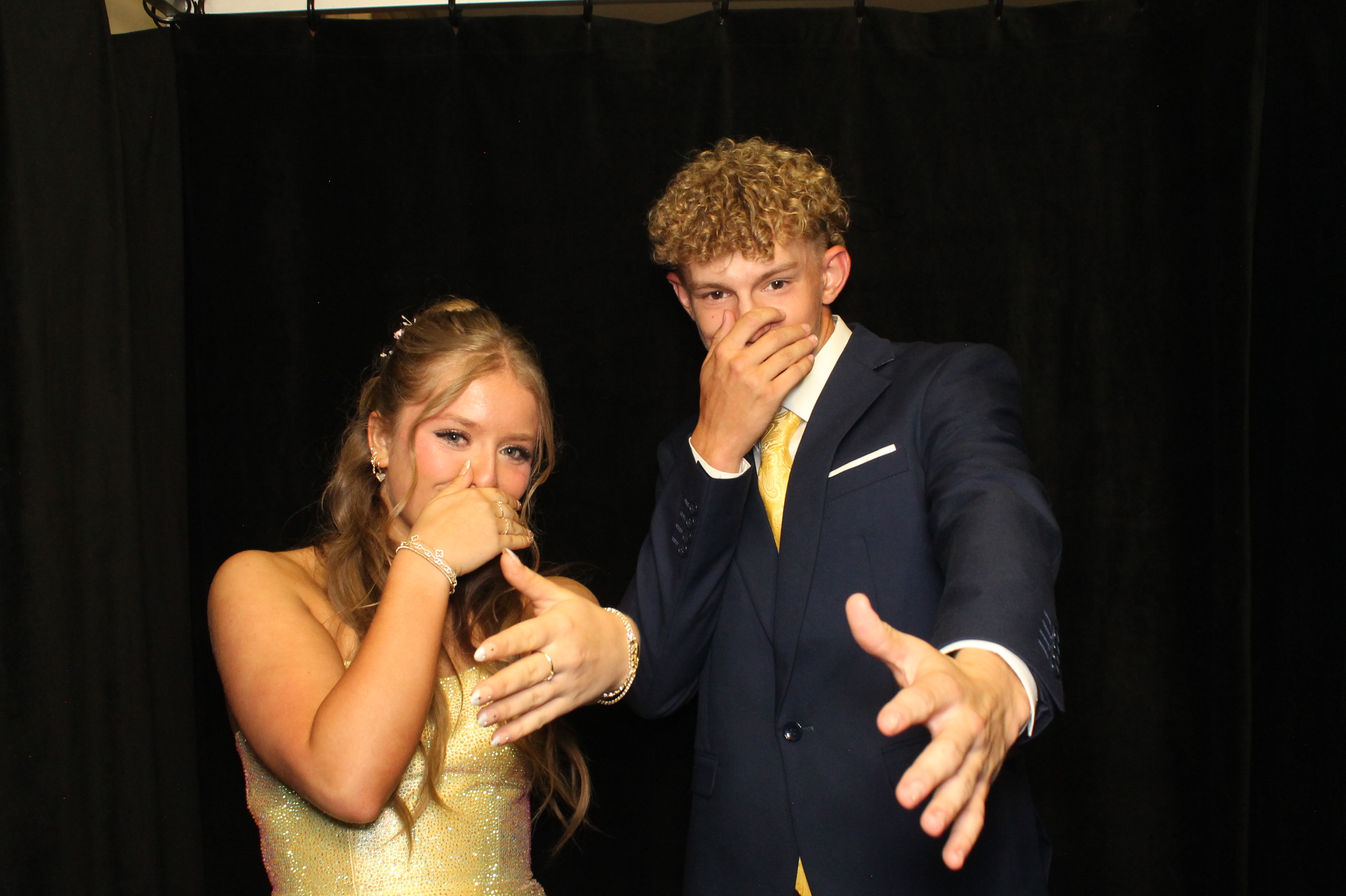 LHS Prom | View more photos from the event at gallery.photoboothcincy.com/u/PhotoBoothCincy/LHS-Prom-0