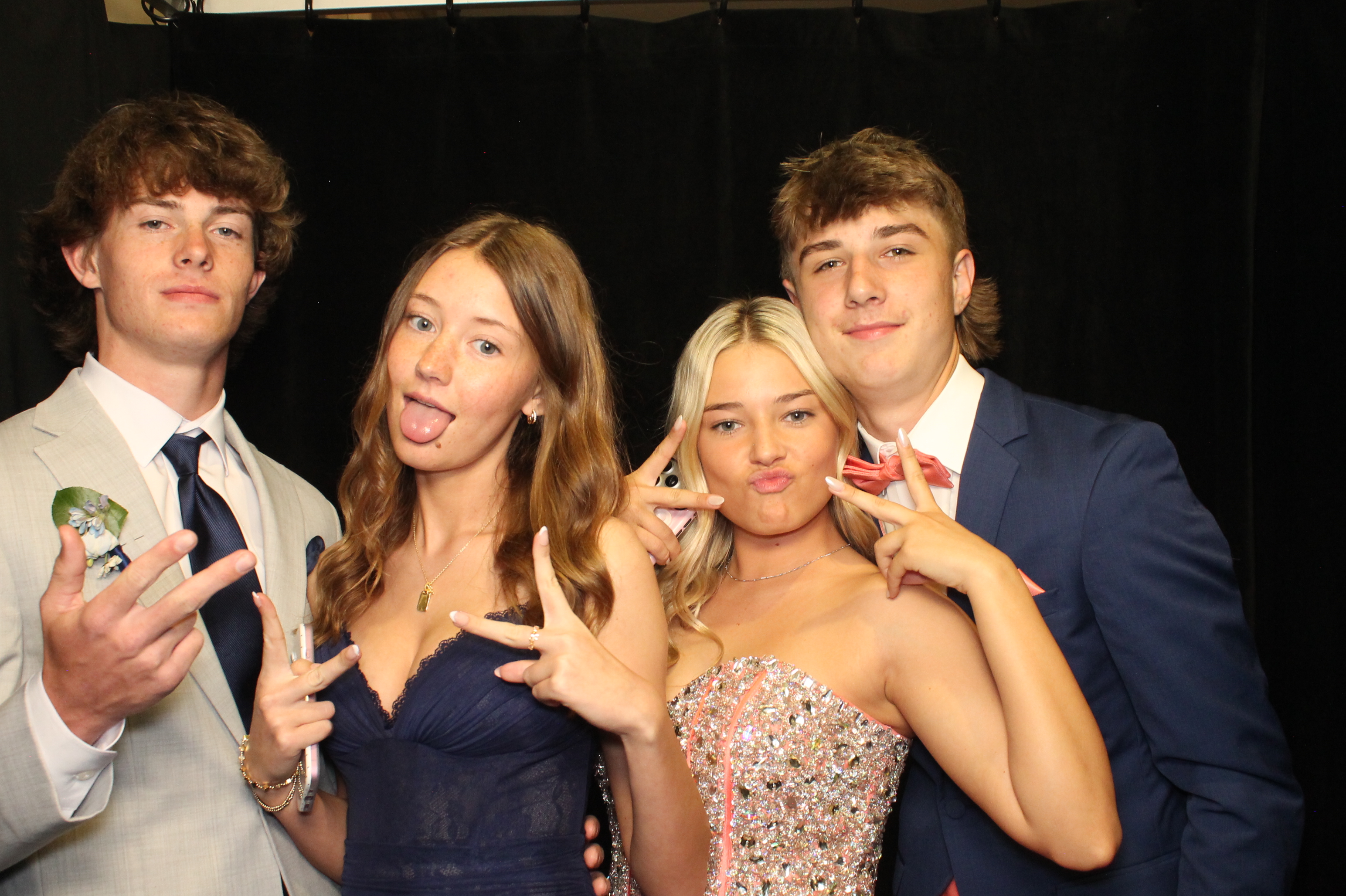 LHS Prom | View more photos from the event at gallery.photoboothcincy.com/u/PhotoBoothCincy/LHS-Prom-0