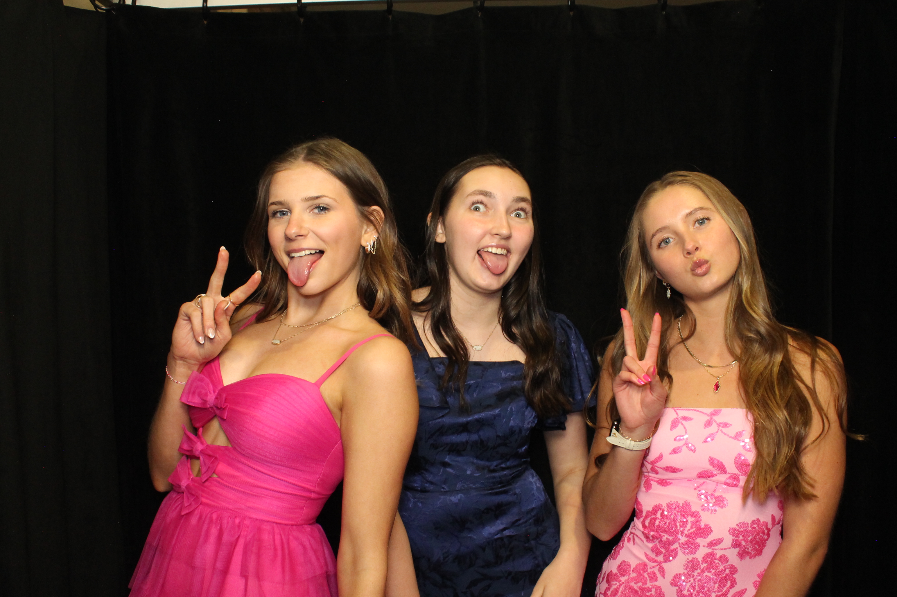 LHS Prom | View more photos from the event at gallery.photoboothcincy.com/u/PhotoBoothCincy/LHS-Prom-0