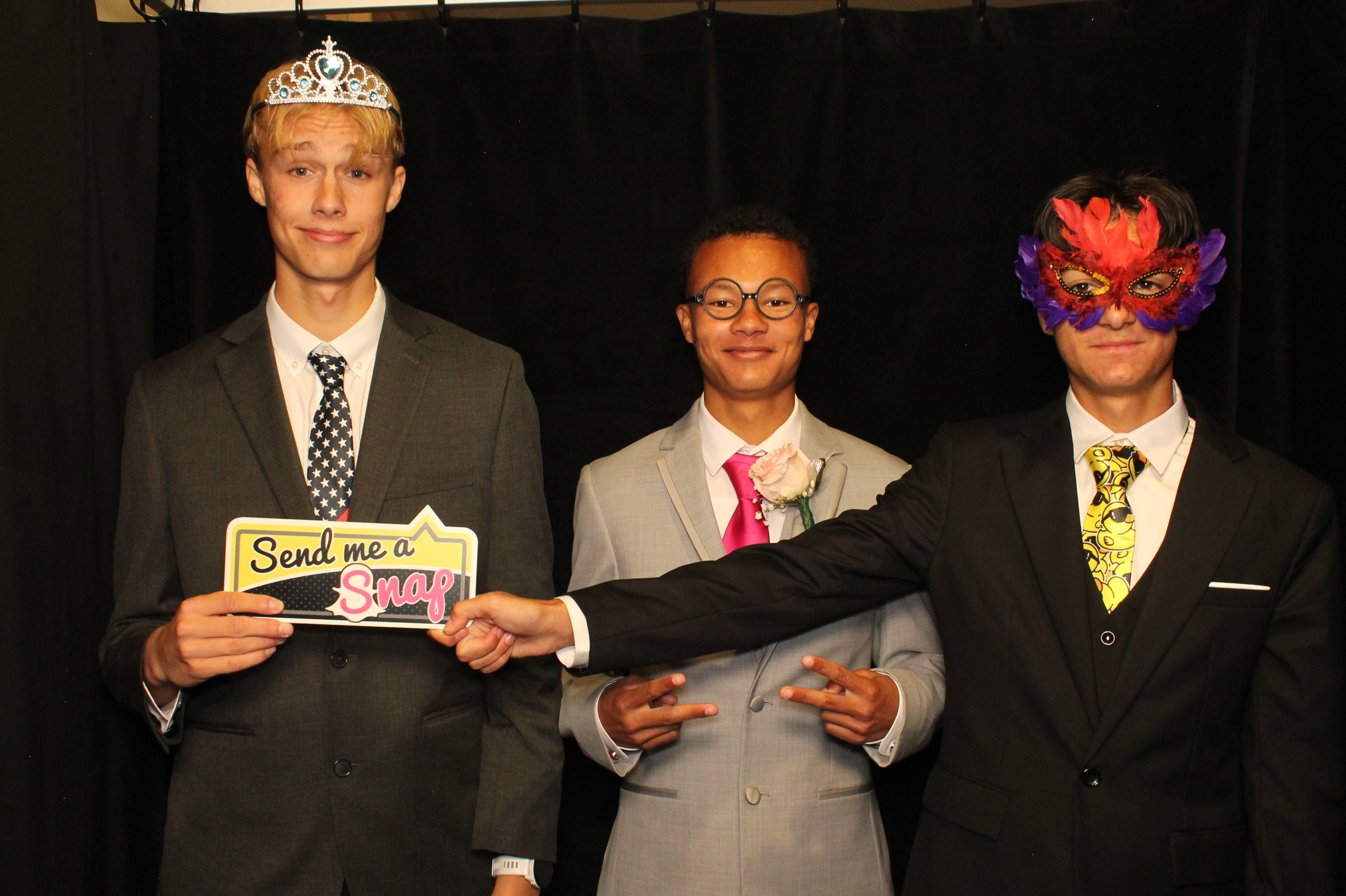 LHS Prom | View more photos from the event at gallery.photoboothcincy.com/u/PhotoBoothCincy/LHS-Prom-0