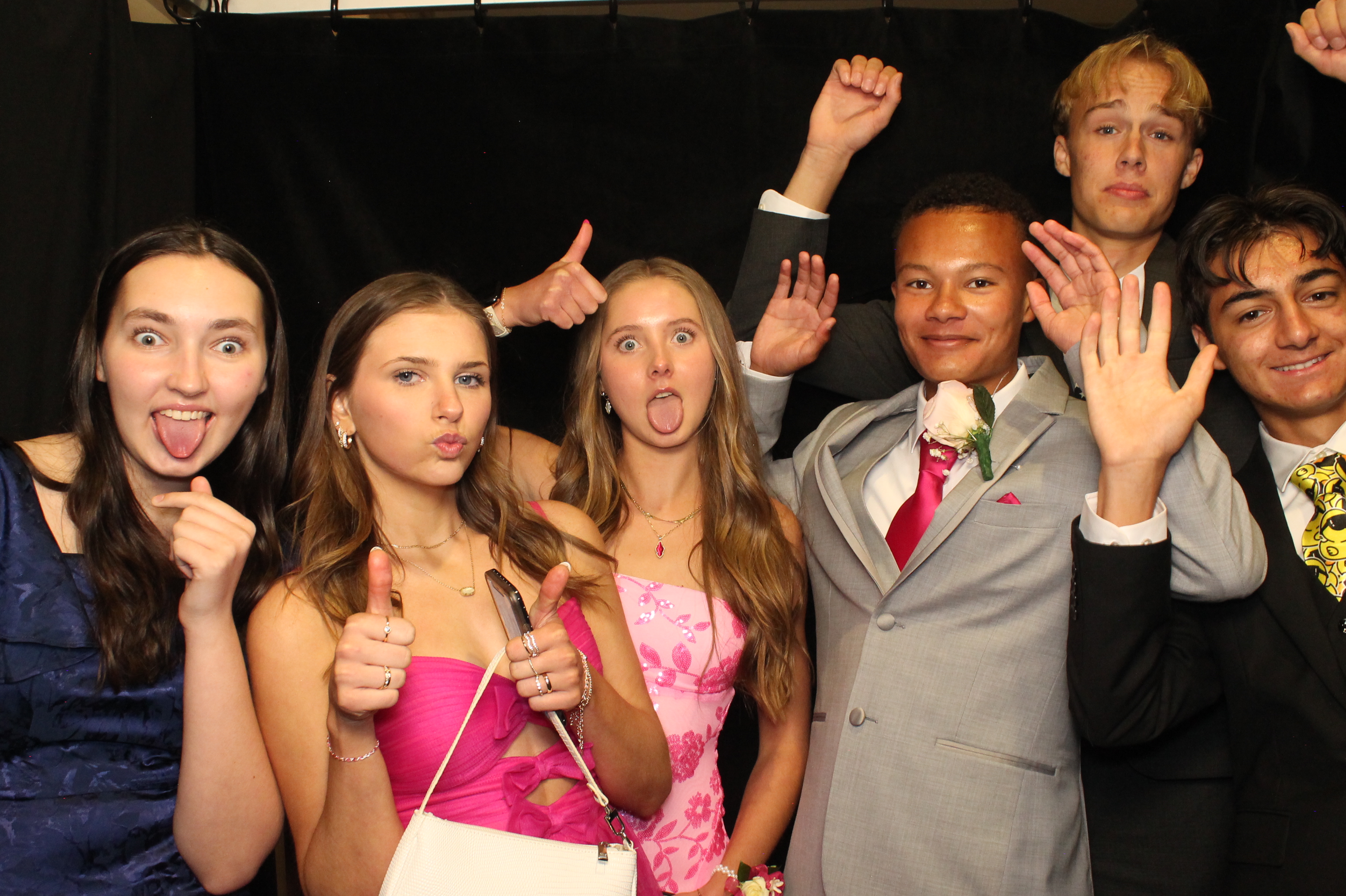 LHS Prom | View more photos from the event at gallery.photoboothcincy.com/u/PhotoBoothCincy/LHS-Prom-0