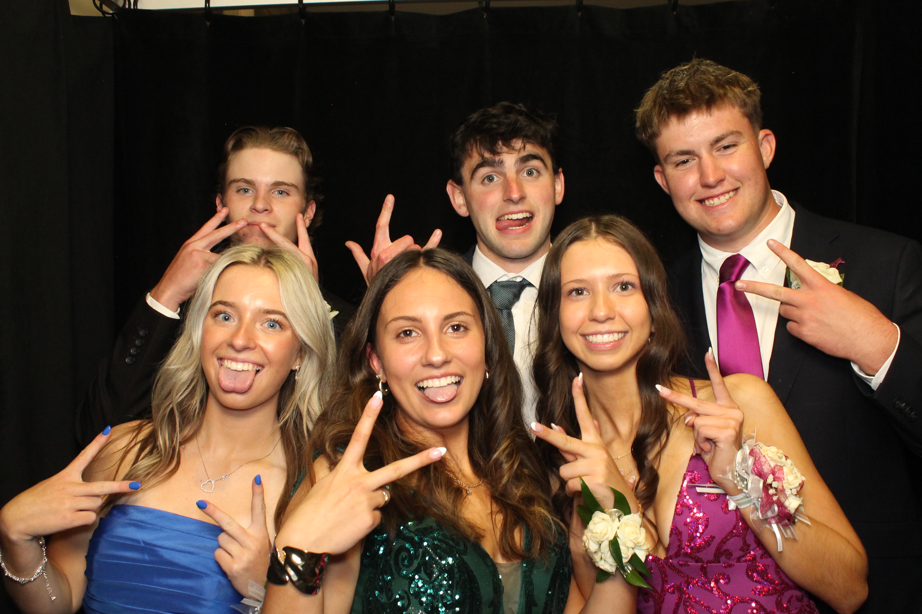 LHS Prom | View more photos from the event at gallery.photoboothcincy.com/u/PhotoBoothCincy/LHS-Prom-0