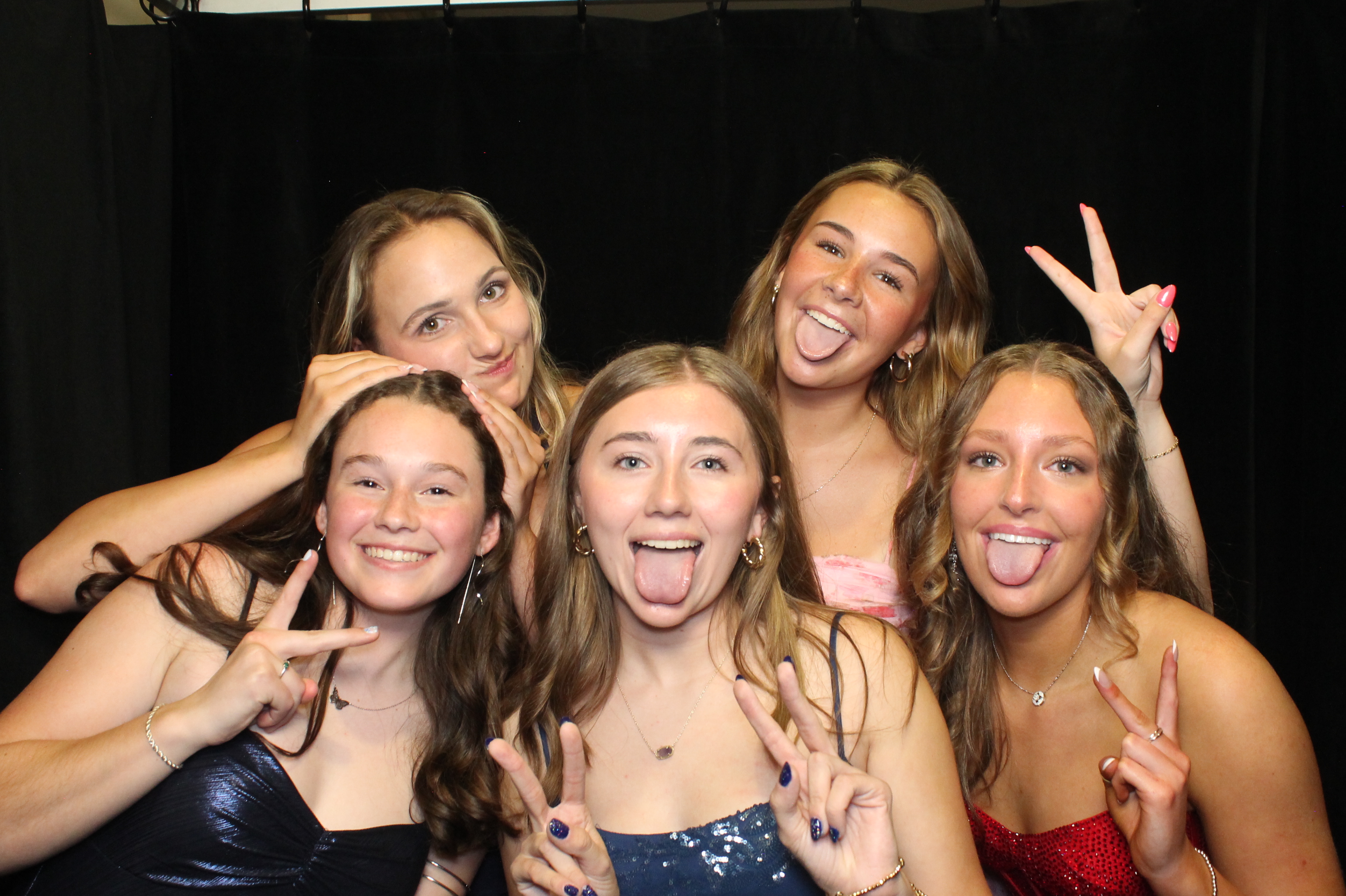LHS Prom | View more photos from the event at gallery.photoboothcincy.com/u/PhotoBoothCincy/LHS-Prom-0