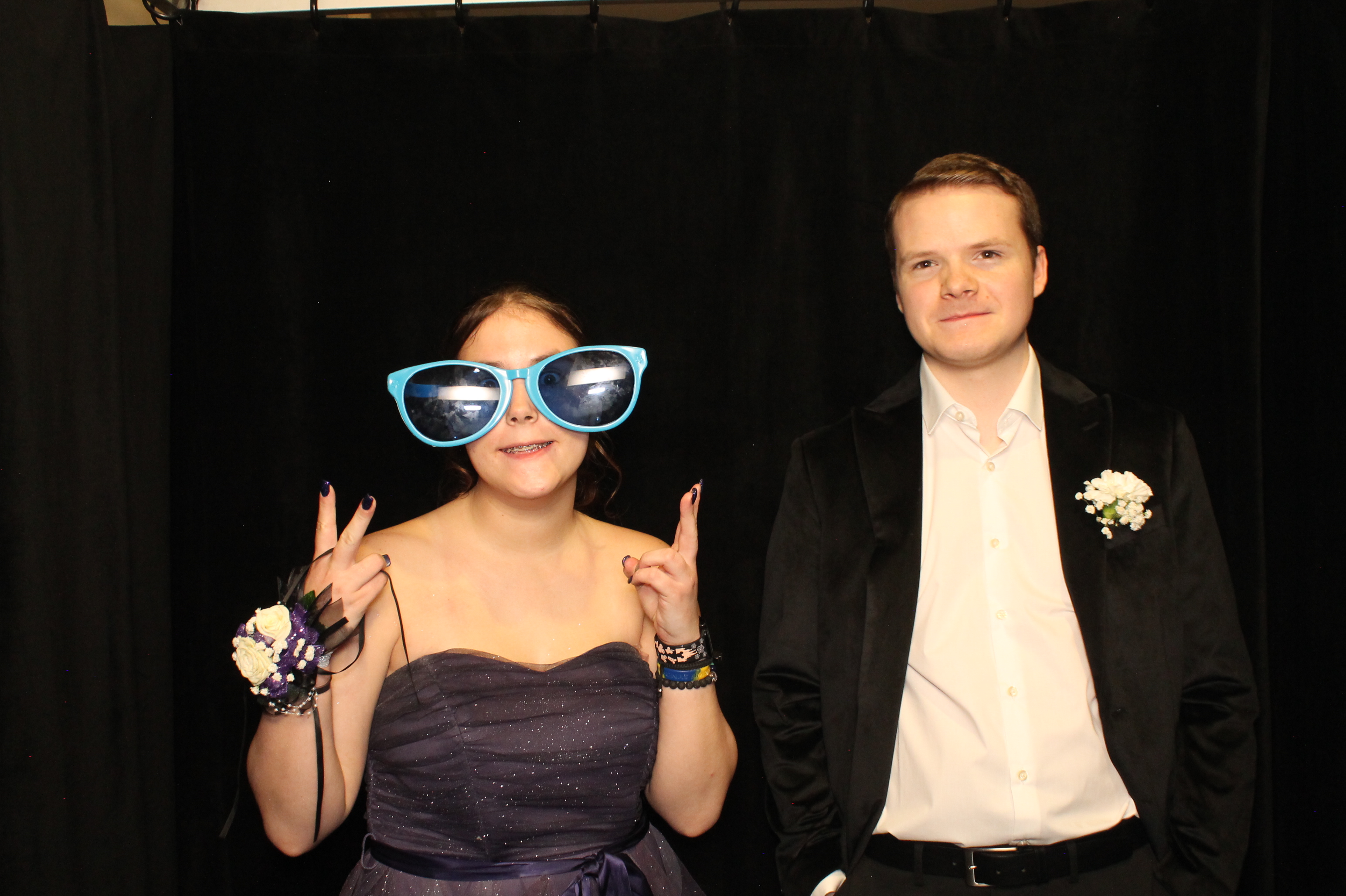 LHS Prom | View more photos from the event at gallery.photoboothcincy.com/u/PhotoBoothCincy/LHS-Prom-0