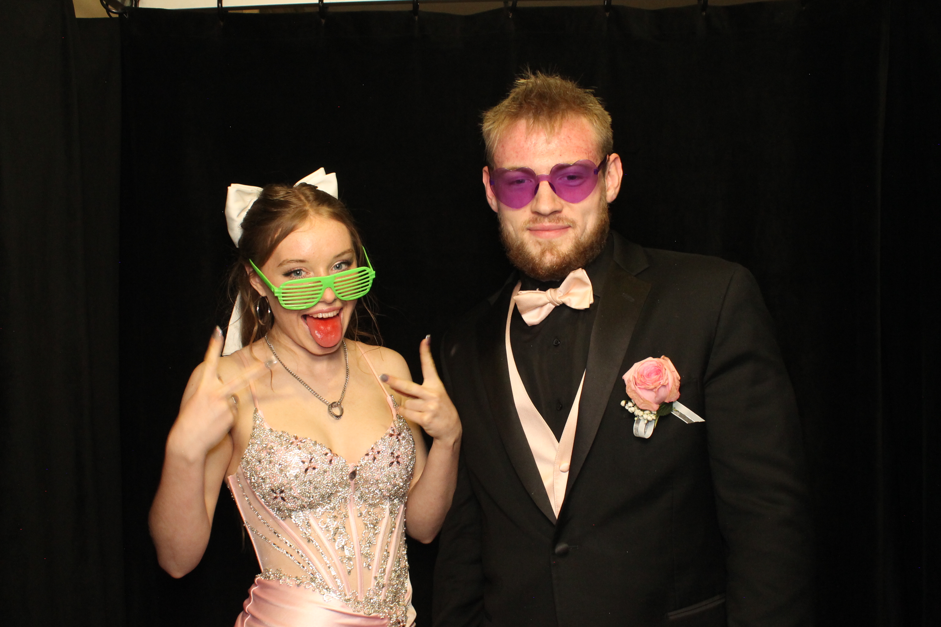 LHS Prom | View more photos from the event at gallery.photoboothcincy.com/u/PhotoBoothCincy/LHS-Prom-0