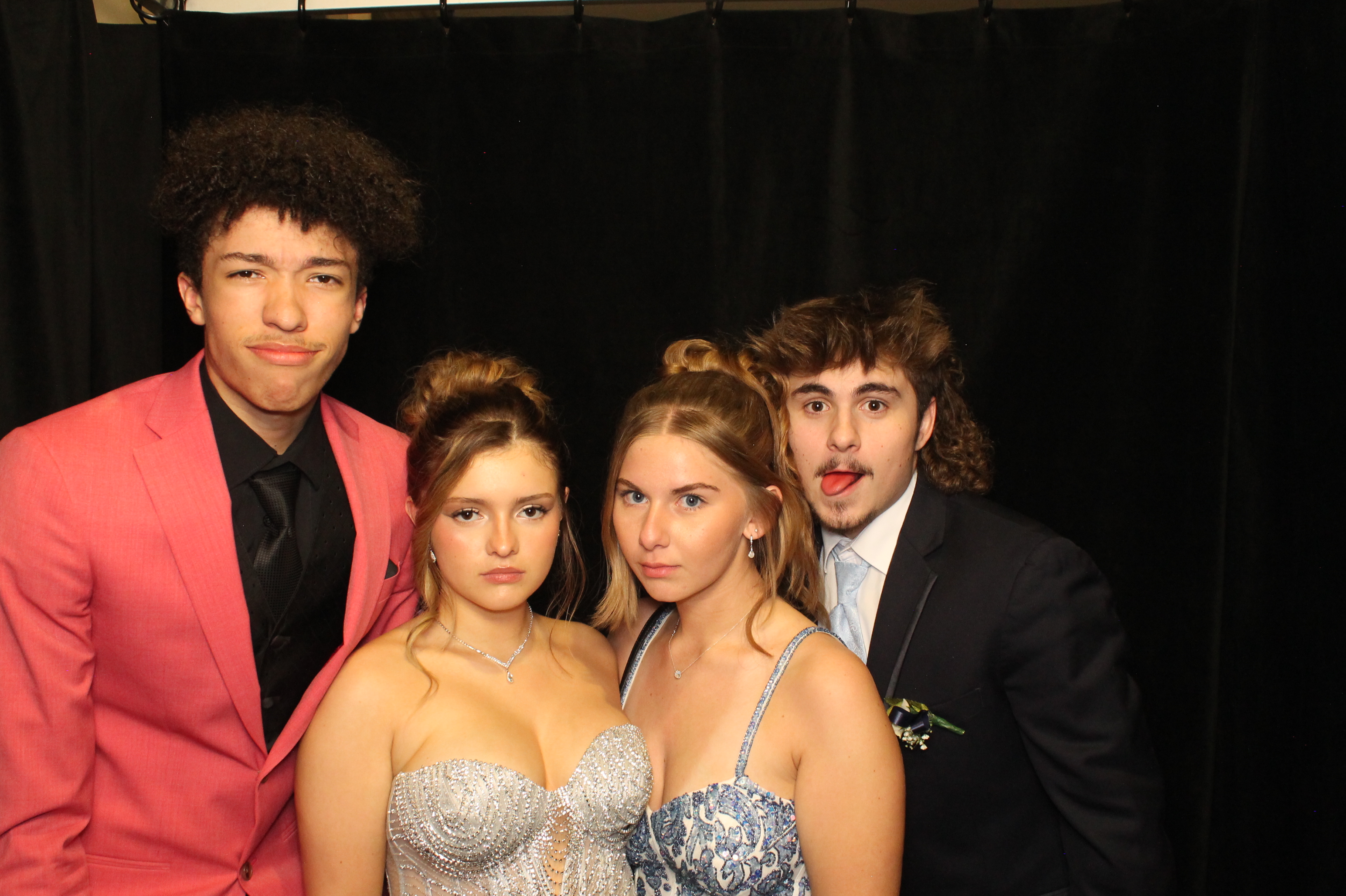 LHS Prom | View more photos from the event at gallery.photoboothcincy.com/u/PhotoBoothCincy/LHS-Prom-0
