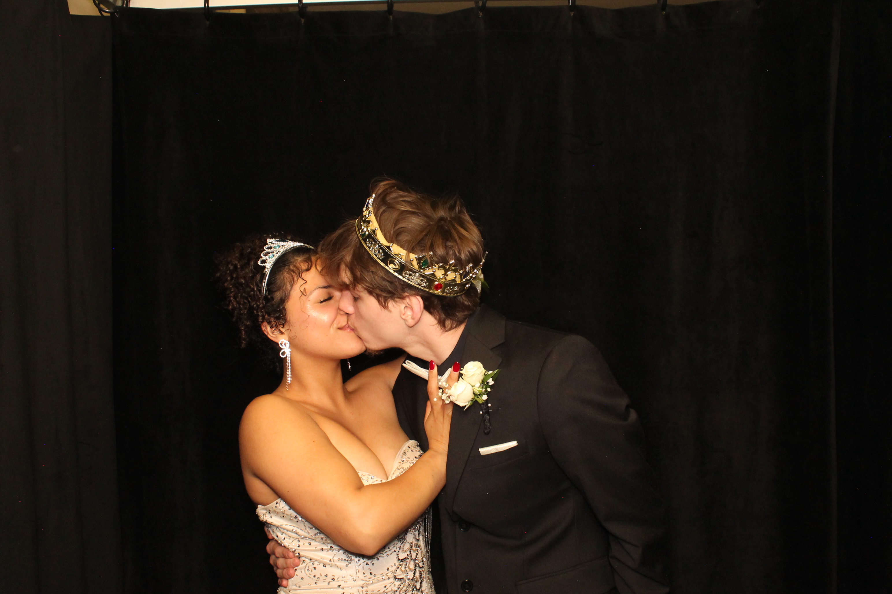 LHS Prom | View more photos from the event at gallery.photoboothcincy.com/u/PhotoBoothCincy/LHS-Prom-0