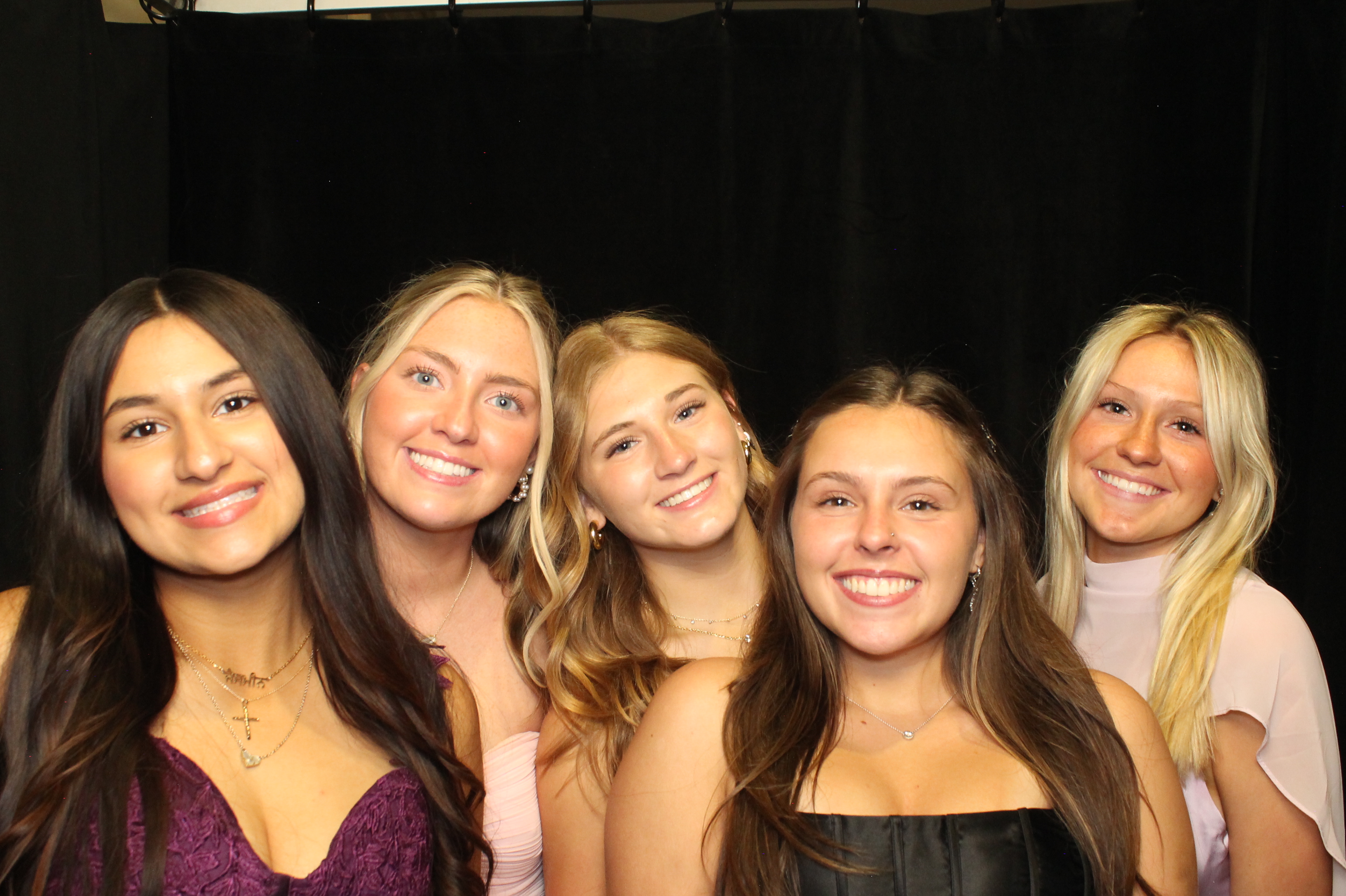 LHS Prom | View more photos from the event at gallery.photoboothcincy.com/u/PhotoBoothCincy/LHS-Prom-0