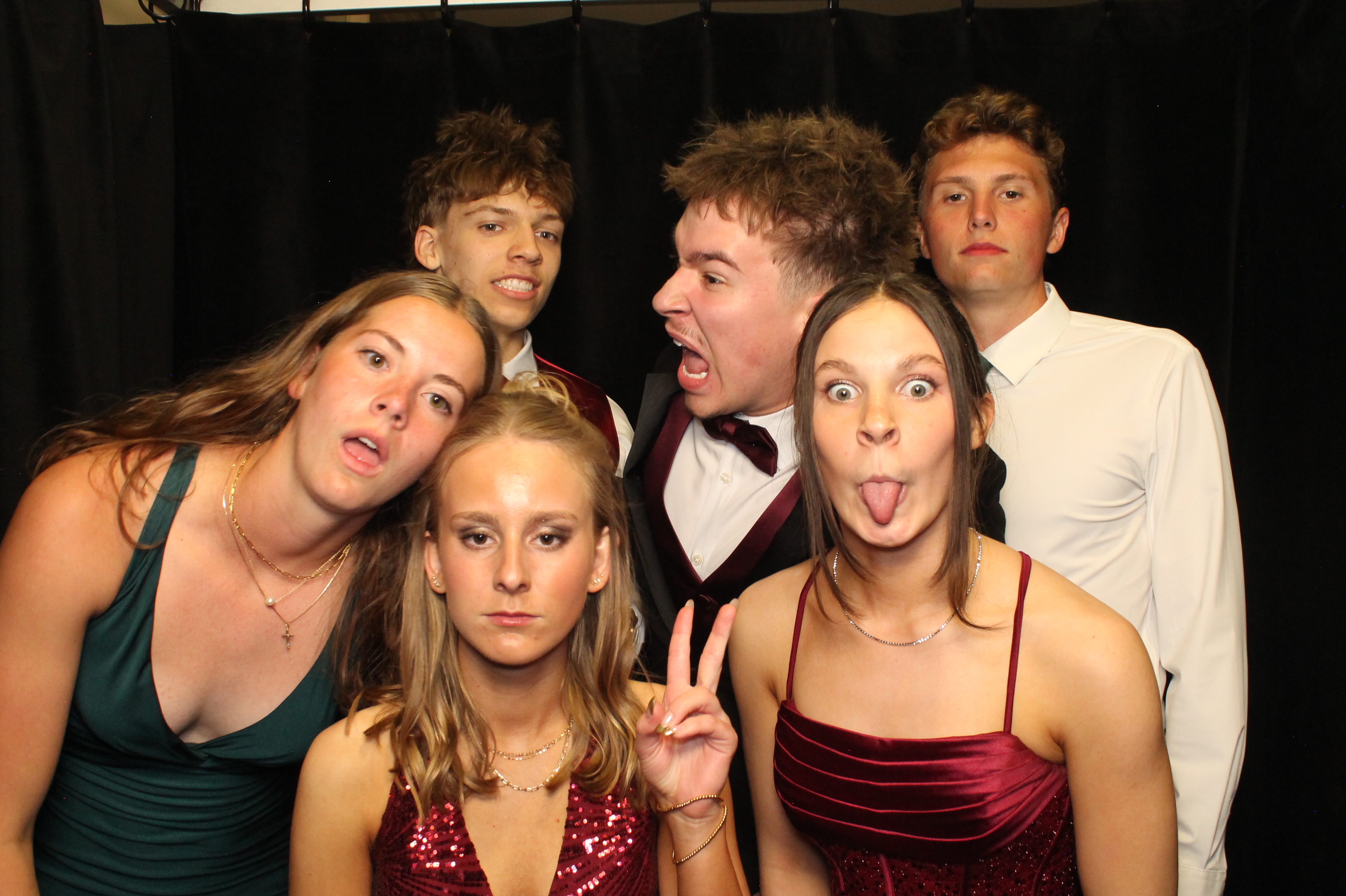 LHS Prom | View more photos from the event at gallery.photoboothcincy.com/u/PhotoBoothCincy/LHS-Prom-0