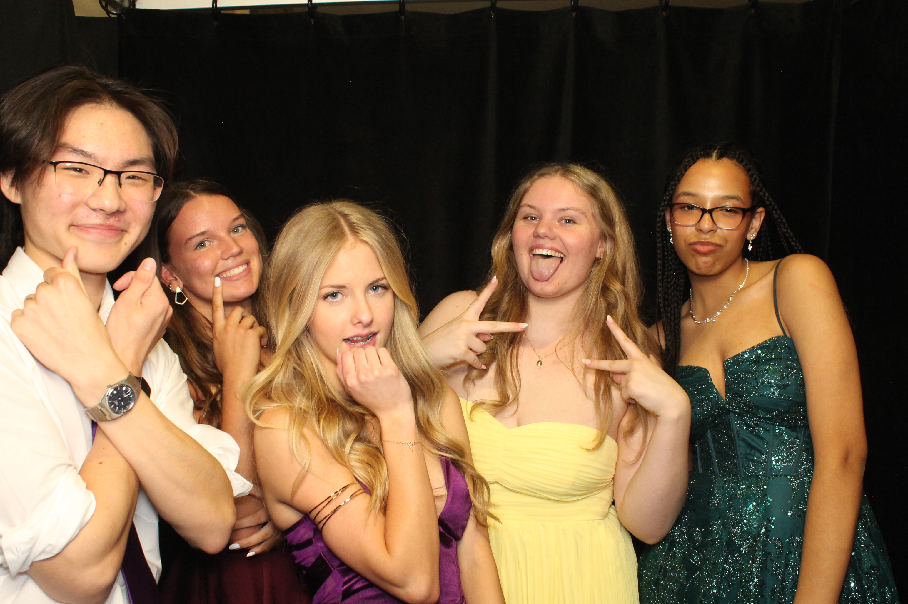 LHS Prom | View more photos from the event at gallery.photoboothcincy.com/u/PhotoBoothCincy/LHS-Prom-0