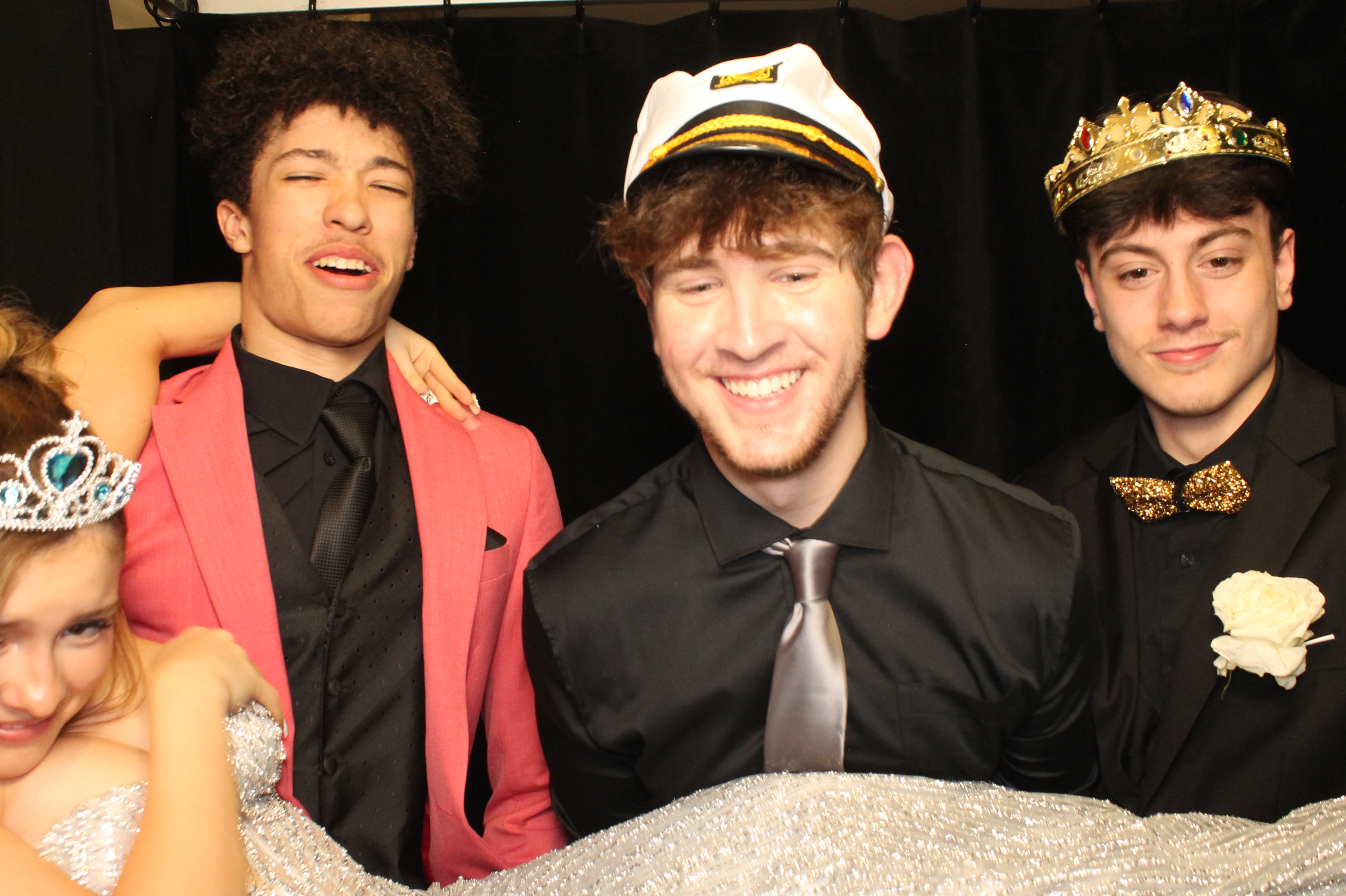 LHS Prom | View more photos from the event at gallery.photoboothcincy.com/u/PhotoBoothCincy/LHS-Prom-0
