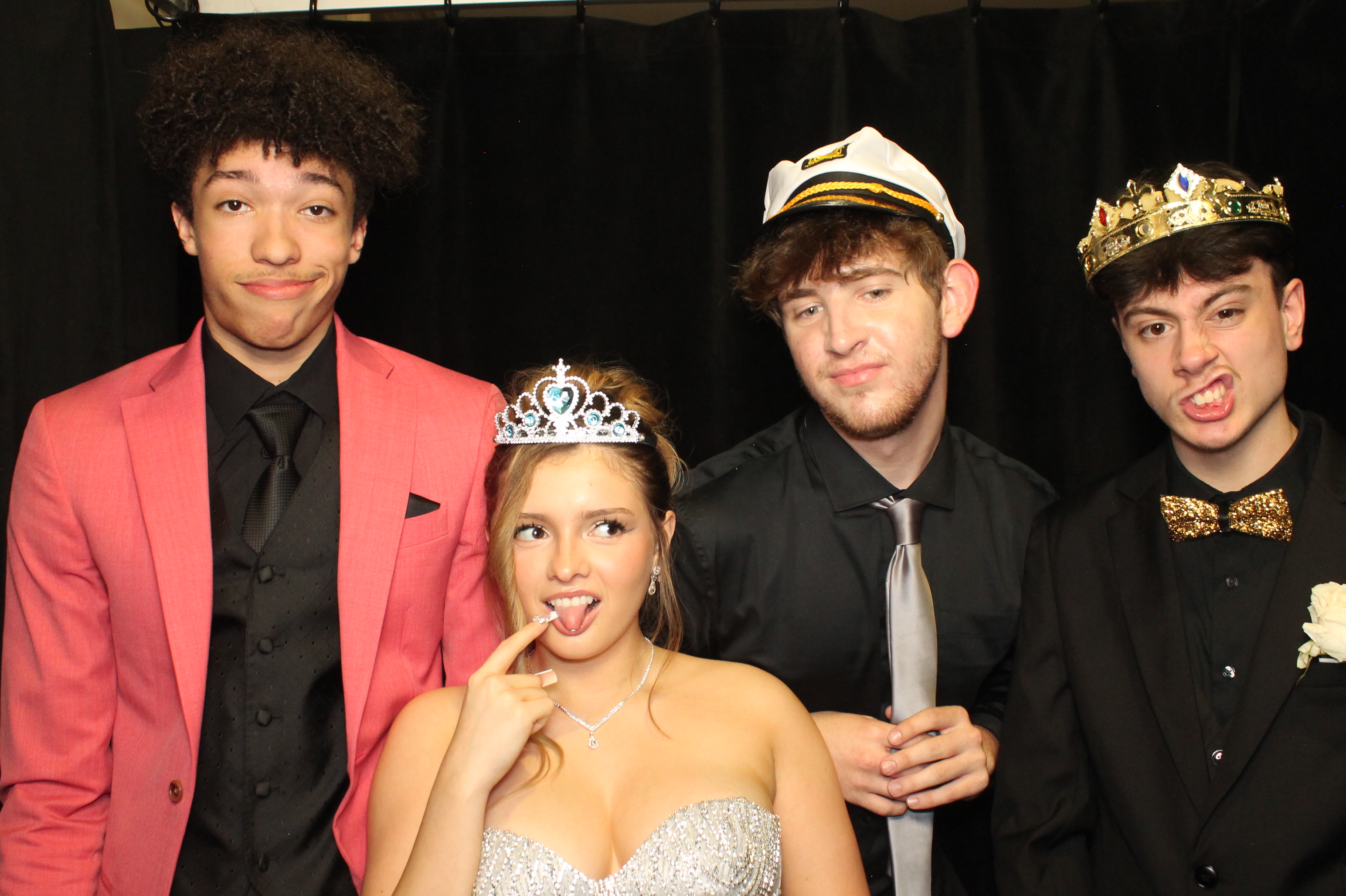 LHS Prom | View more photos from the event at gallery.photoboothcincy.com/u/PhotoBoothCincy/LHS-Prom-0