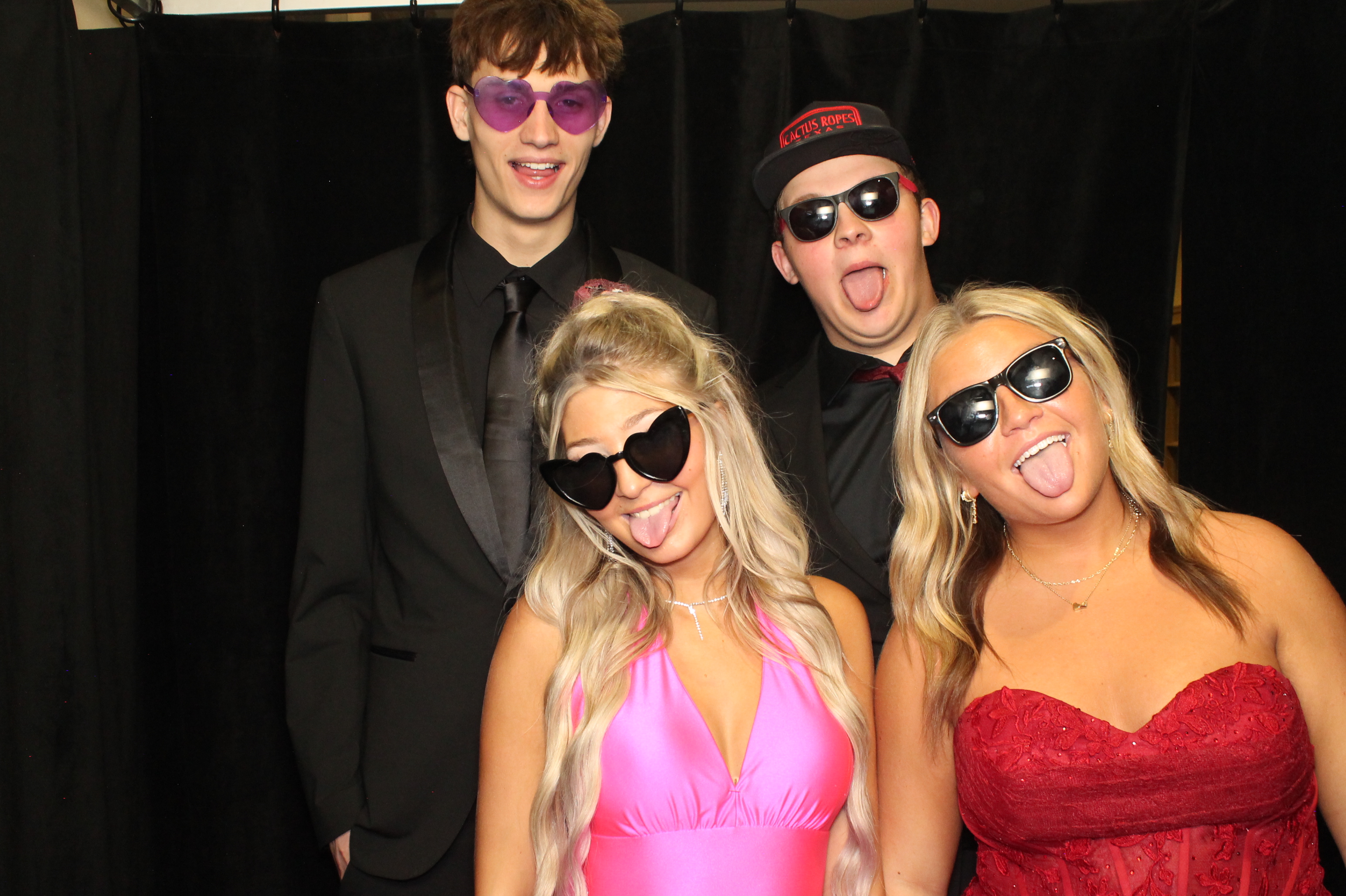 LHS Prom | View more photos from the event at gallery.photoboothcincy.com/u/PhotoBoothCincy/LHS-Prom-0