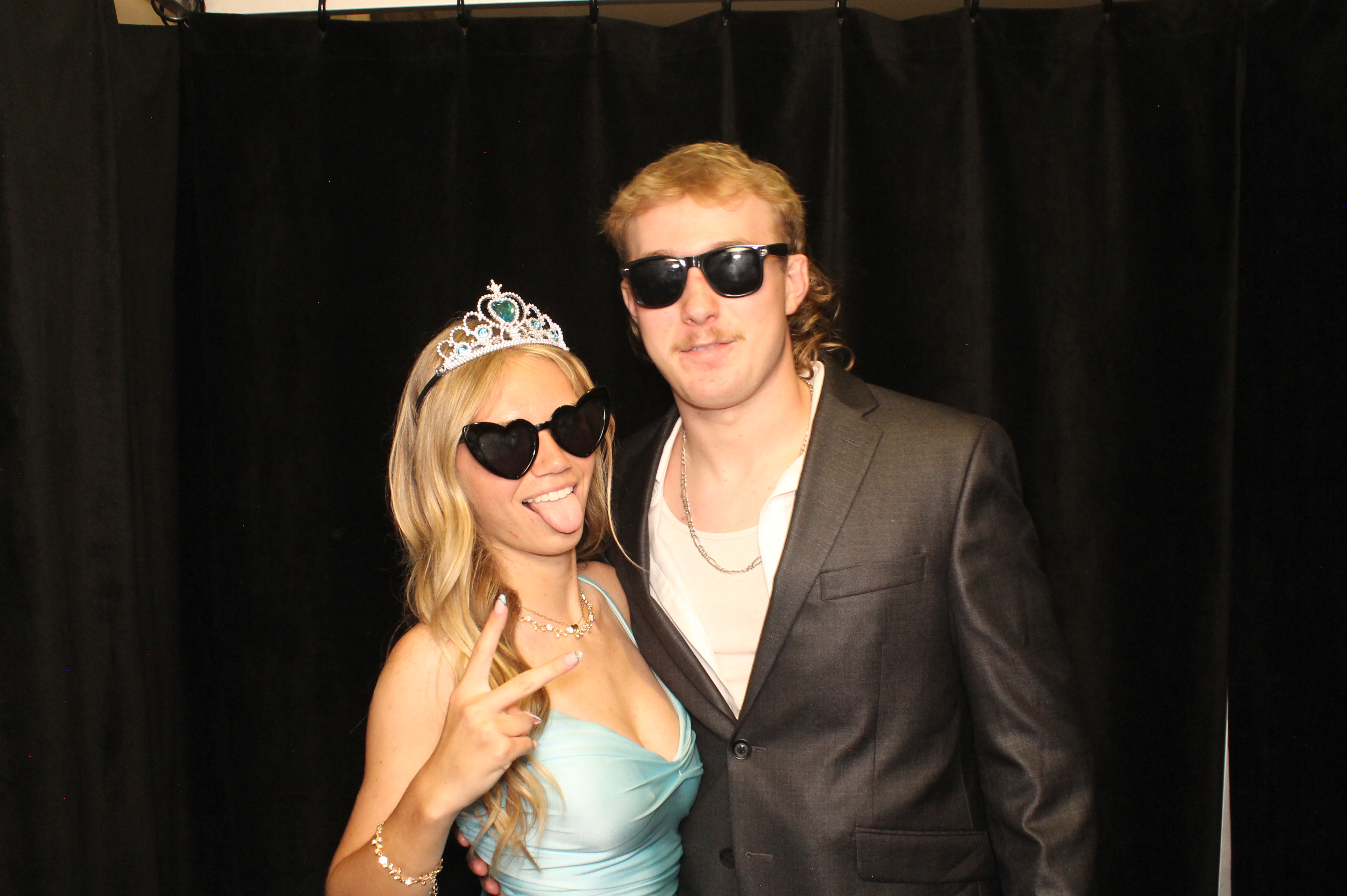 LHS Prom | View more photos from the event at gallery.photoboothcincy.com/u/PhotoBoothCincy/LHS-Prom-0