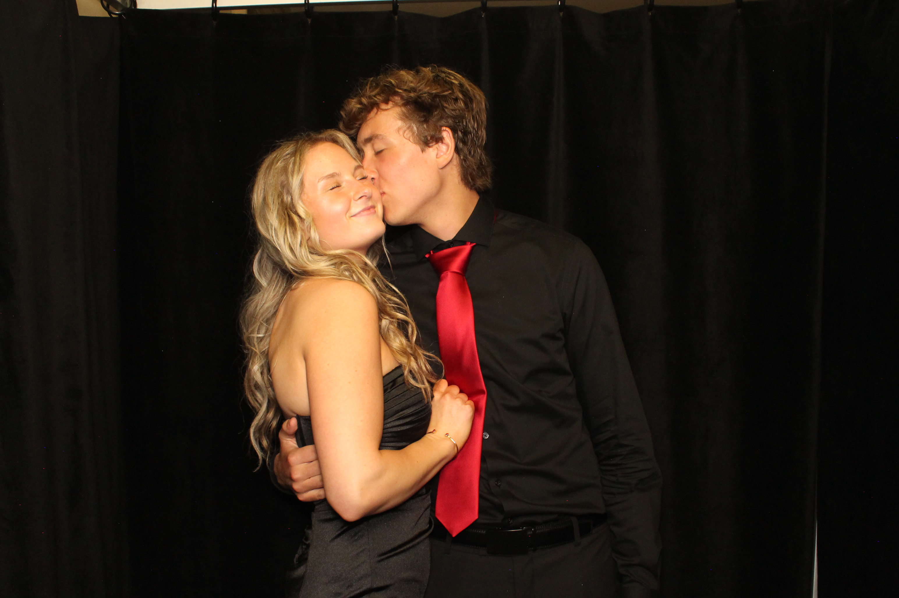 LHS Prom | View more photos from the event at gallery.photoboothcincy.com/u/PhotoBoothCincy/LHS-Prom-0
