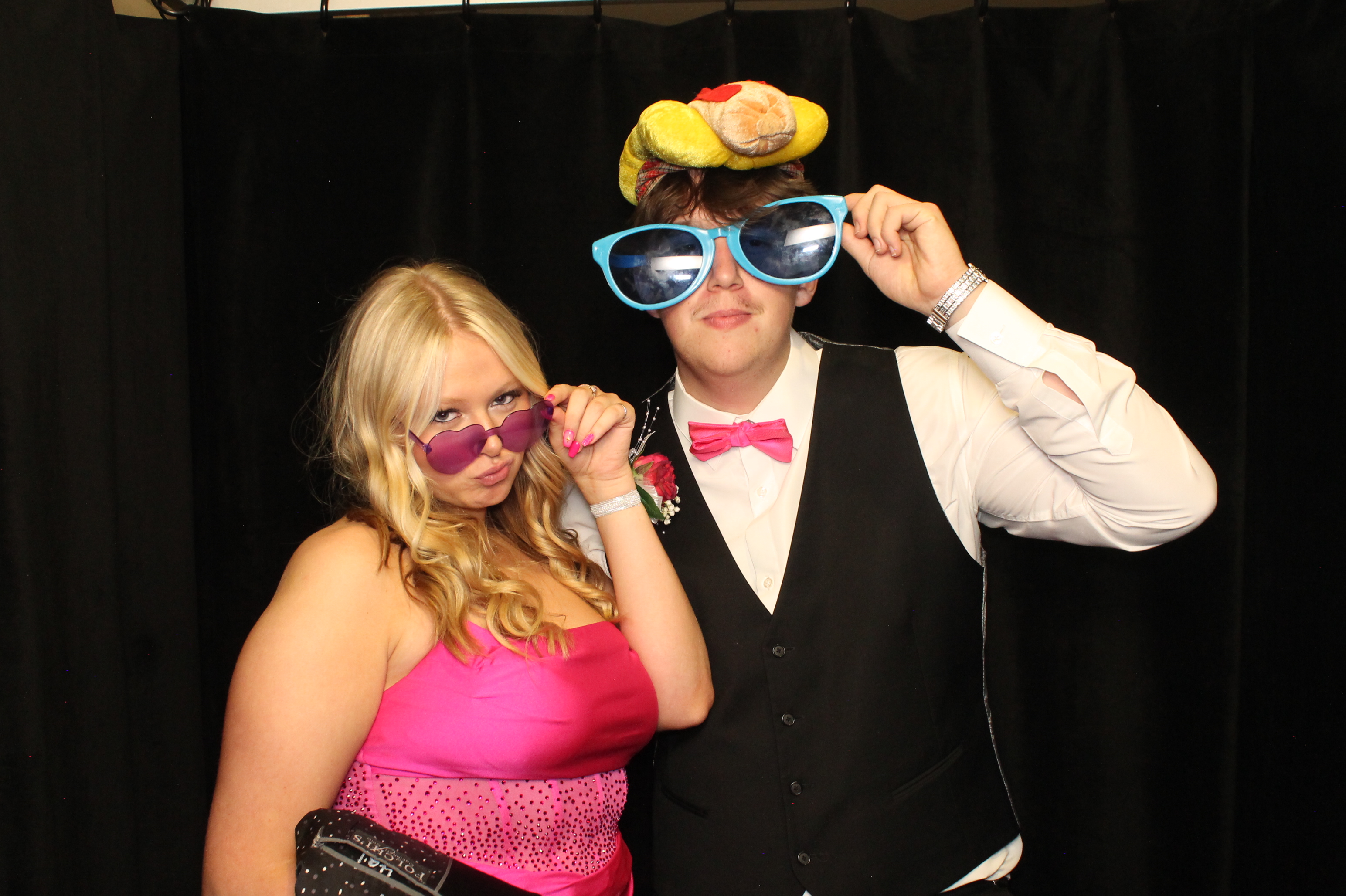 LHS Prom | View more photos from the event at gallery.photoboothcincy.com/u/PhotoBoothCincy/LHS-Prom-0