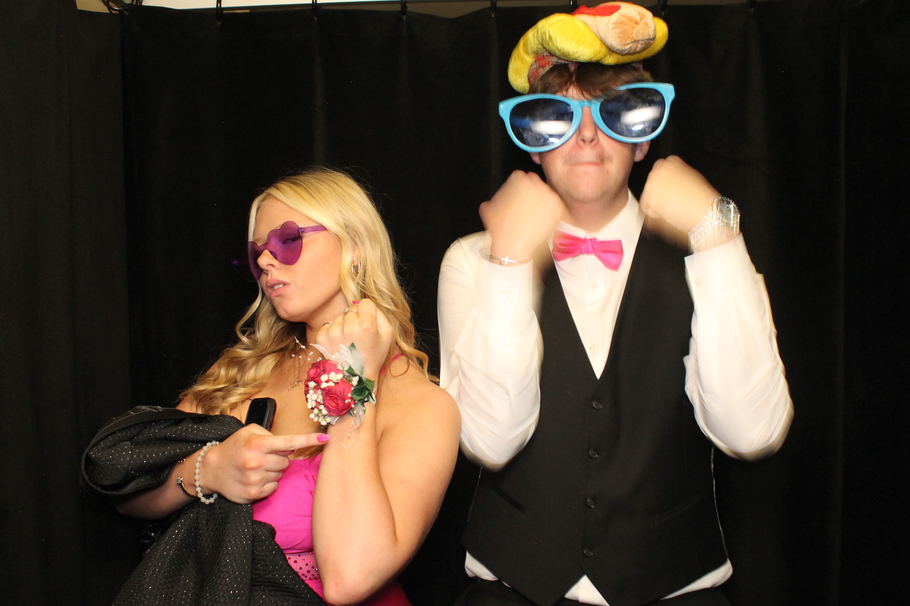 LHS Prom | View more photos from the event at gallery.photoboothcincy.com/u/PhotoBoothCincy/LHS-Prom-0