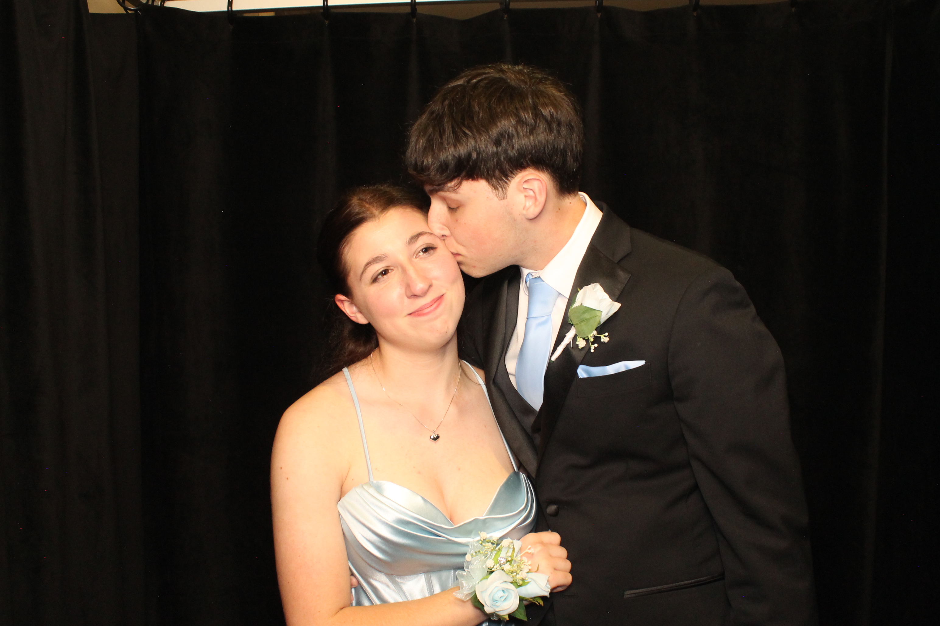 LHS Prom | View more photos from the event at gallery.photoboothcincy.com/u/PhotoBoothCincy/LHS-Prom-0