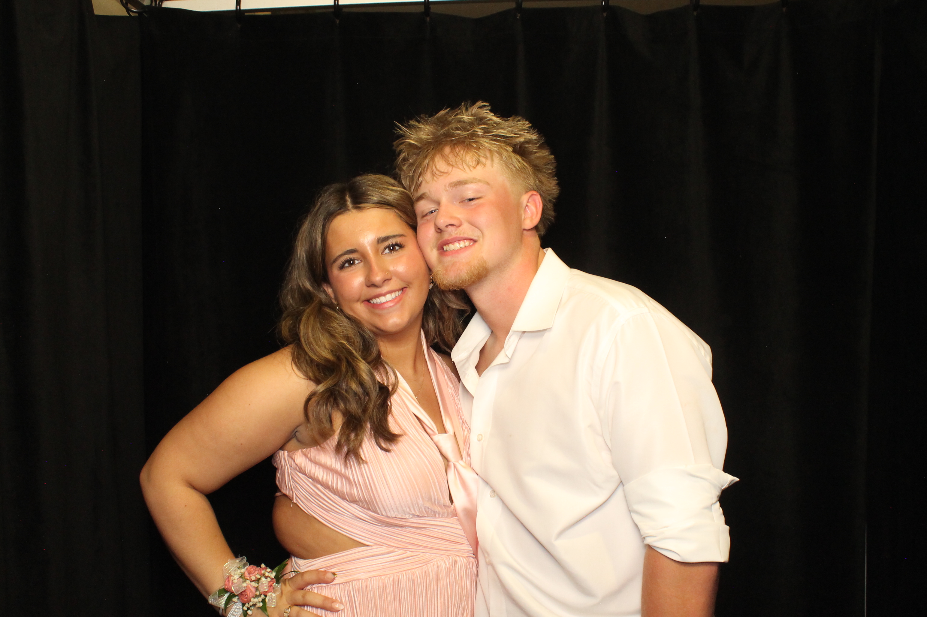 LHS Prom | View more photos from the event at gallery.photoboothcincy.com/u/PhotoBoothCincy/LHS-Prom-0